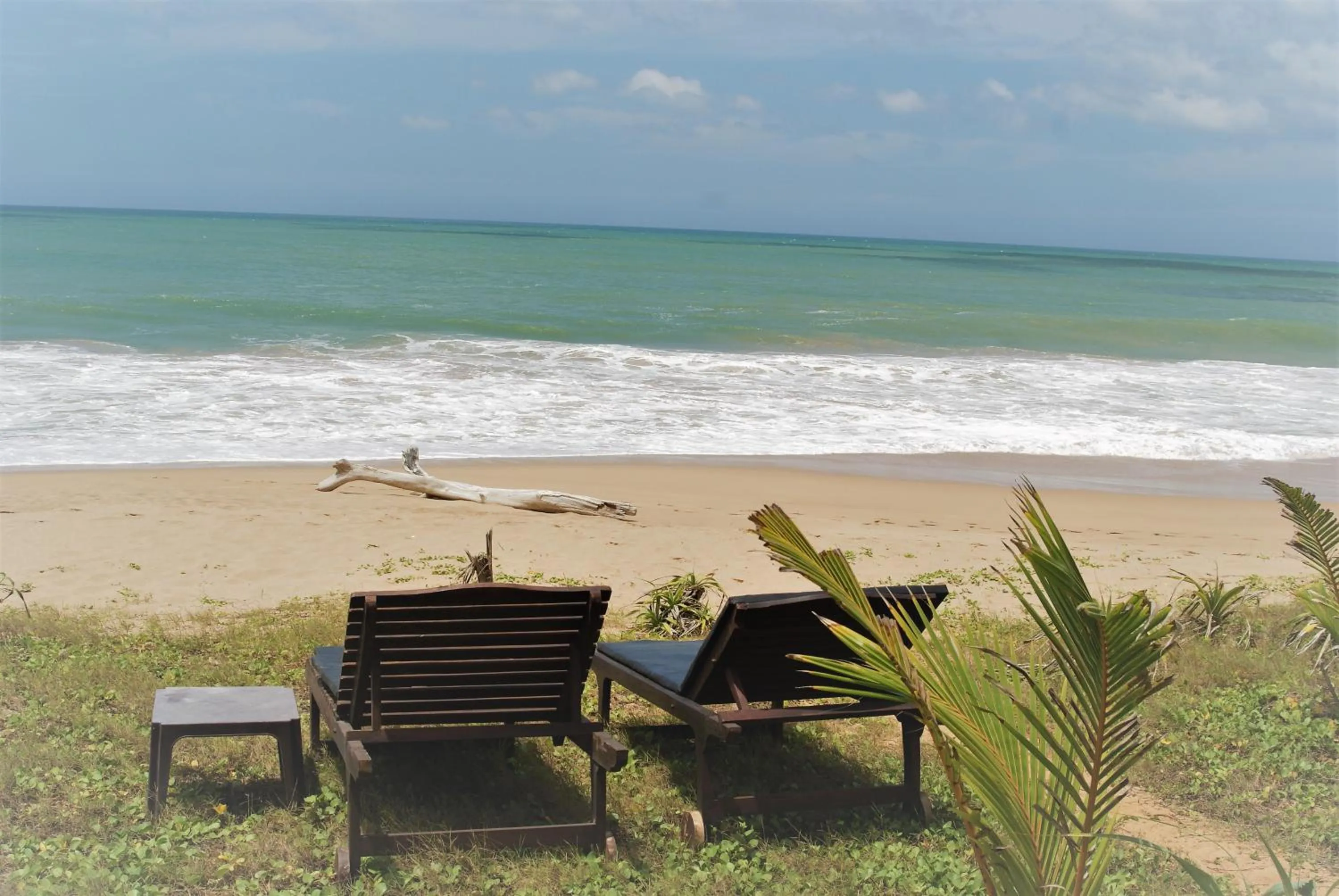 Lanka Beach Boutique Bungalows & Grand Villa