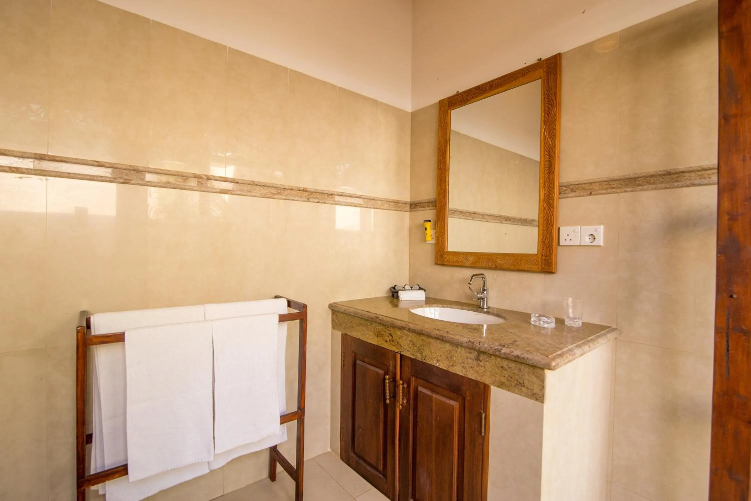Bathroom in Lanka Beach Boutique Bungalows & Grand Villa