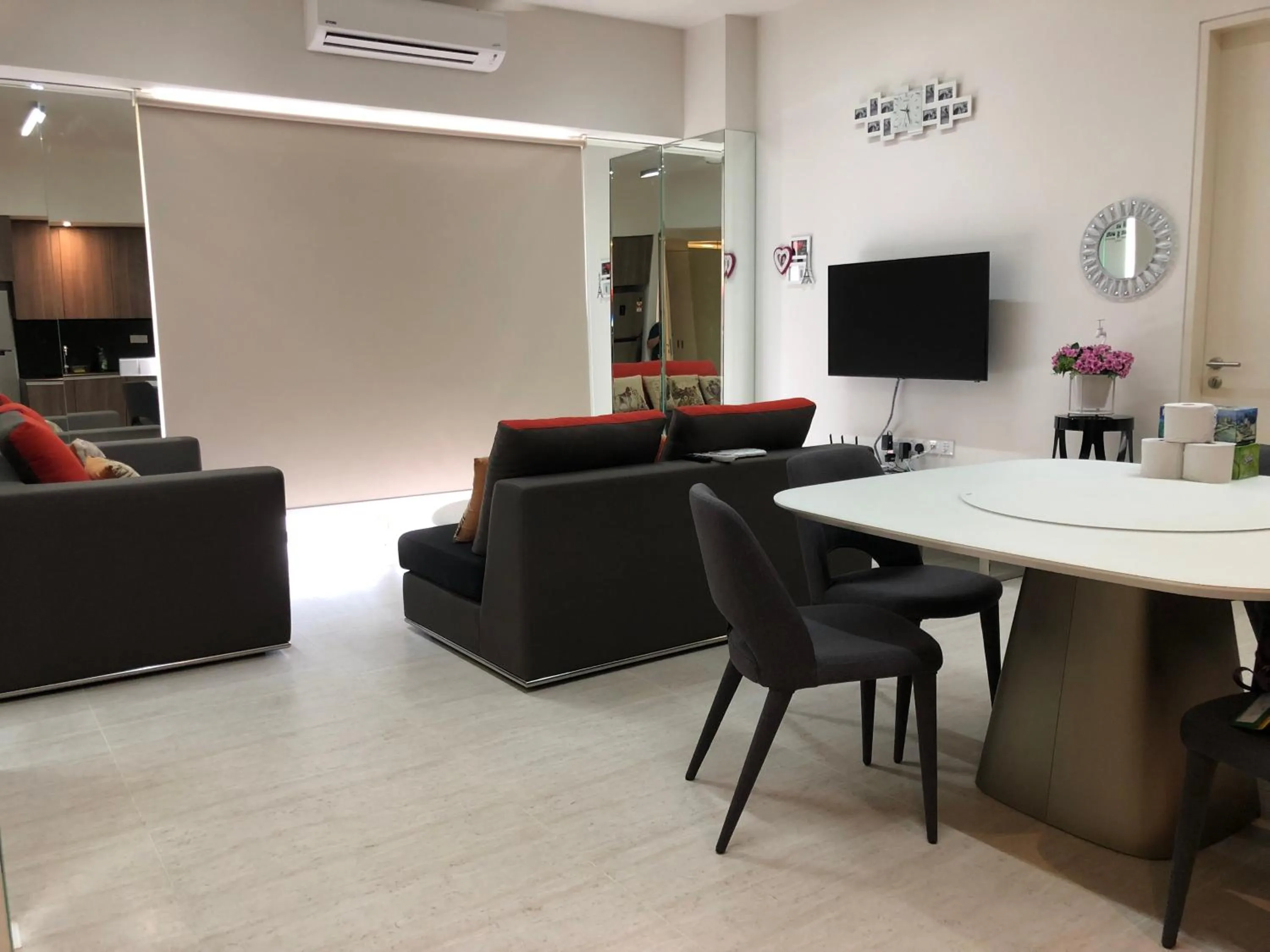 By The Sea @ Cozy Beachfront Home