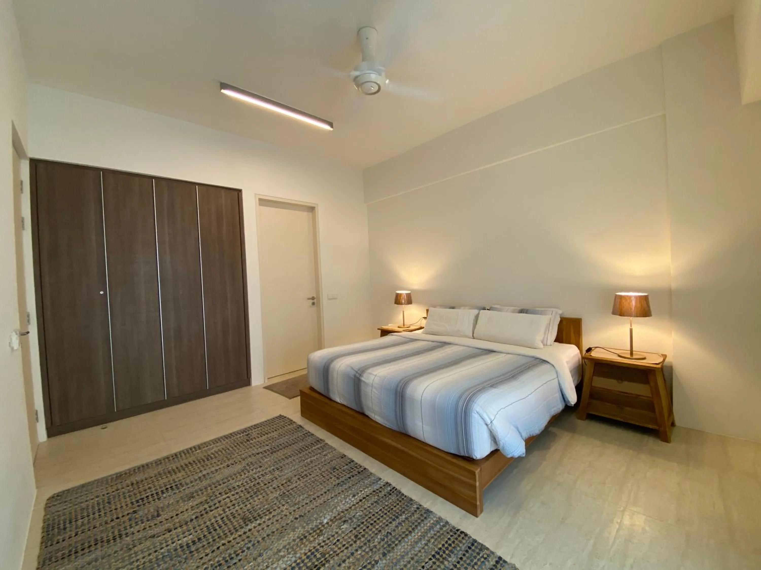 Bed in By The Sea @ Cozy Beachfront Home