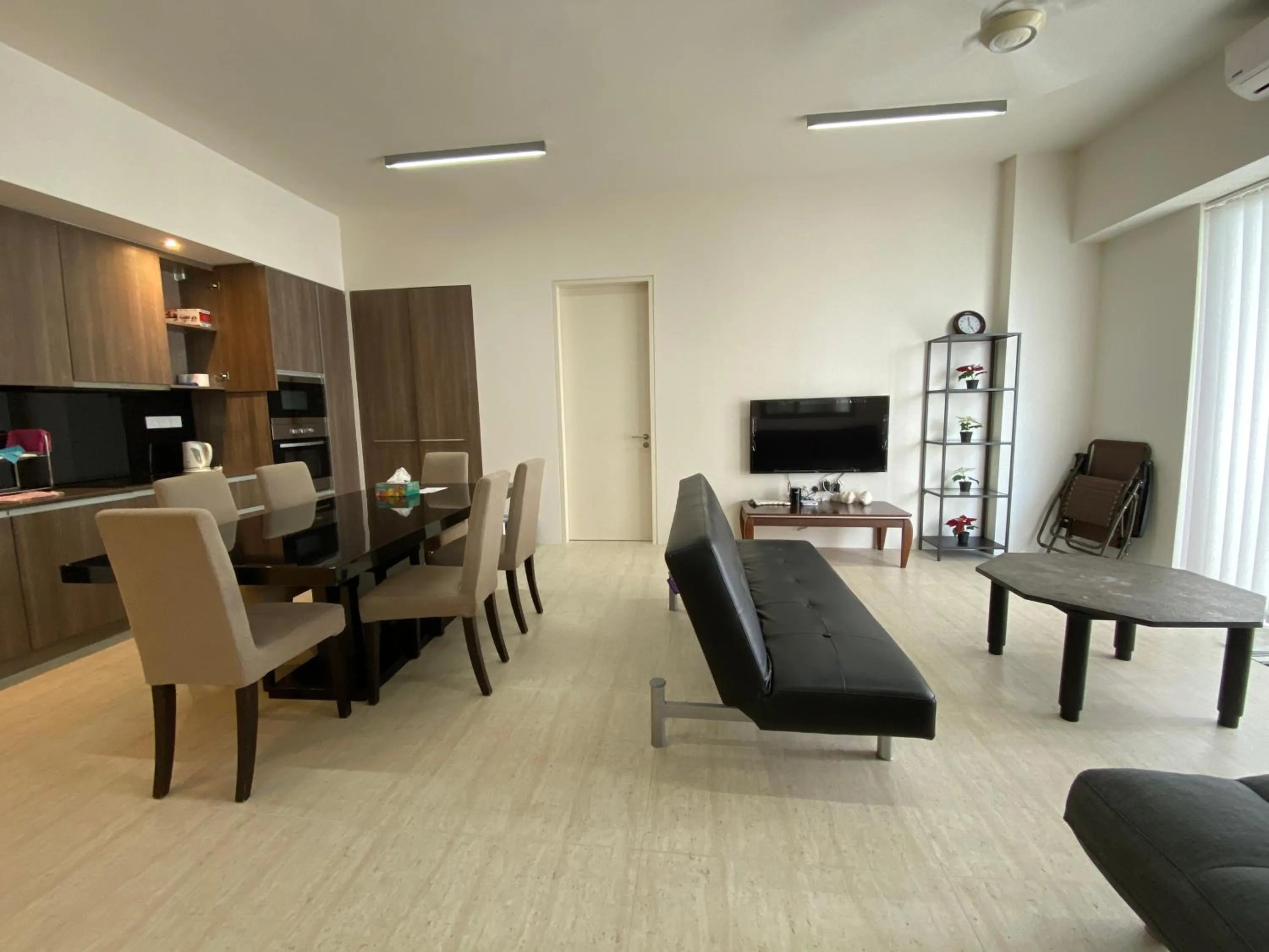 By The Sea @ Cozy Beachfront Home