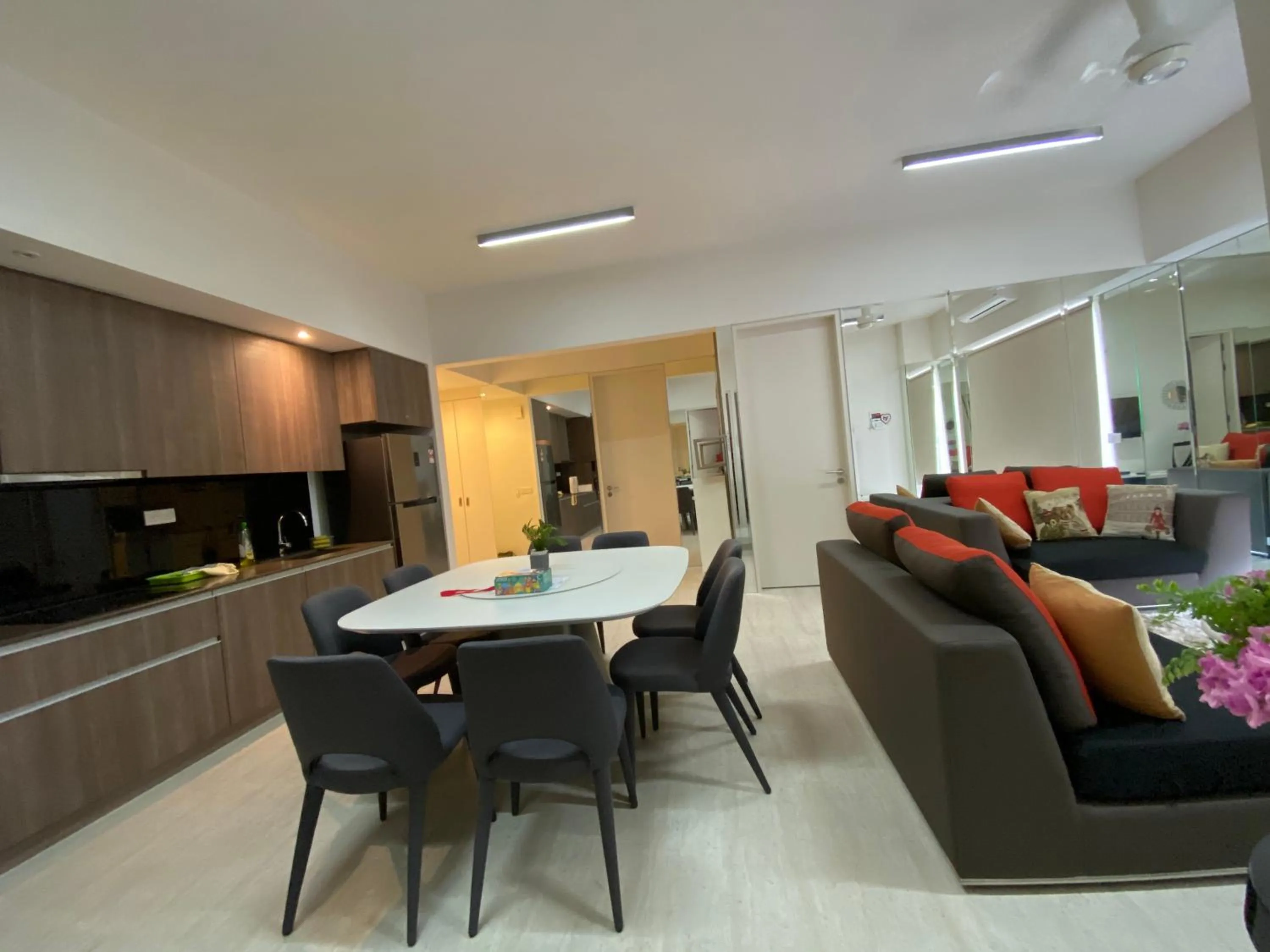 By The Sea @ Cozy Beachfront Home