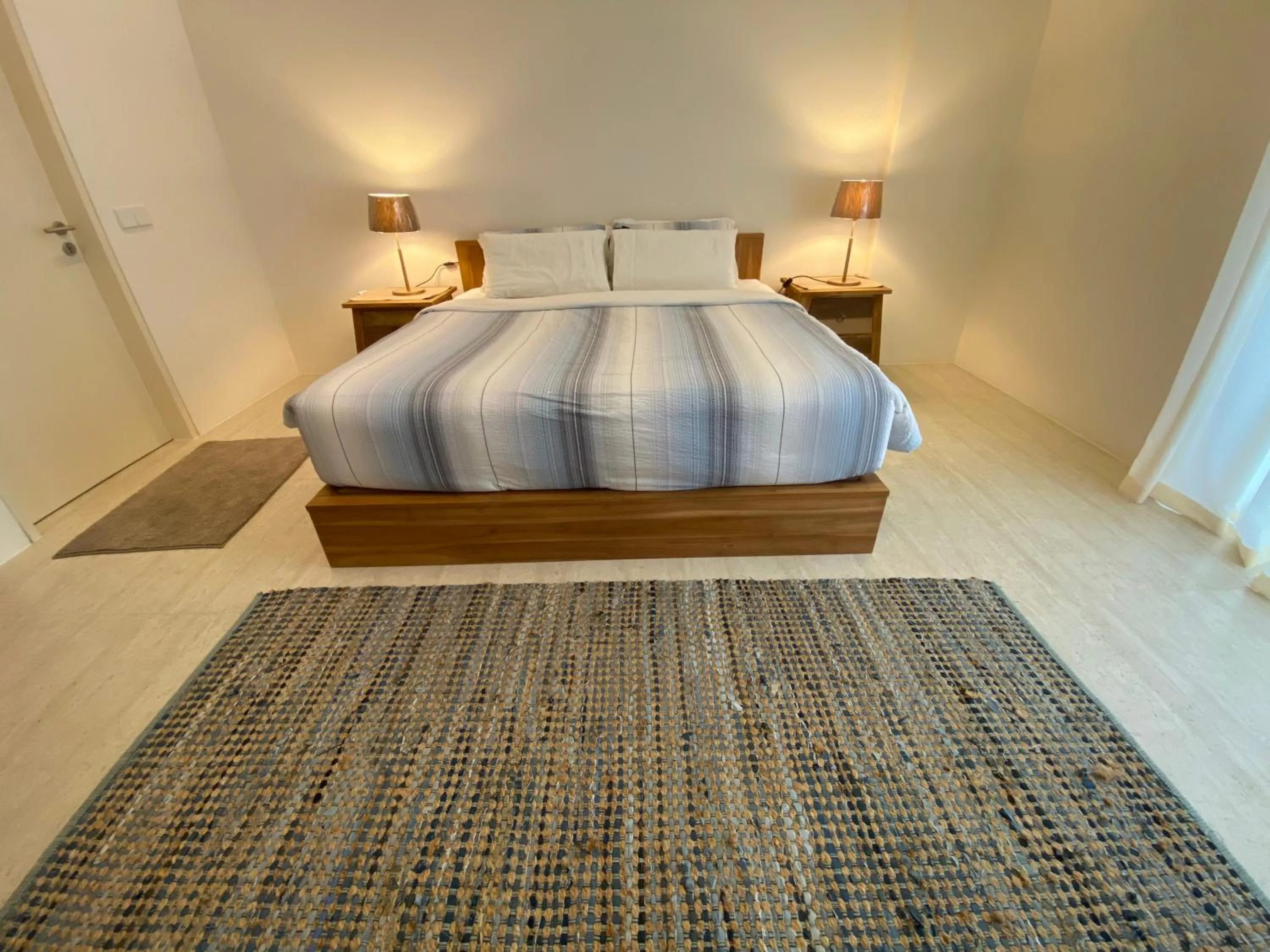 Bed in By The Sea @ Cozy Beachfront Home