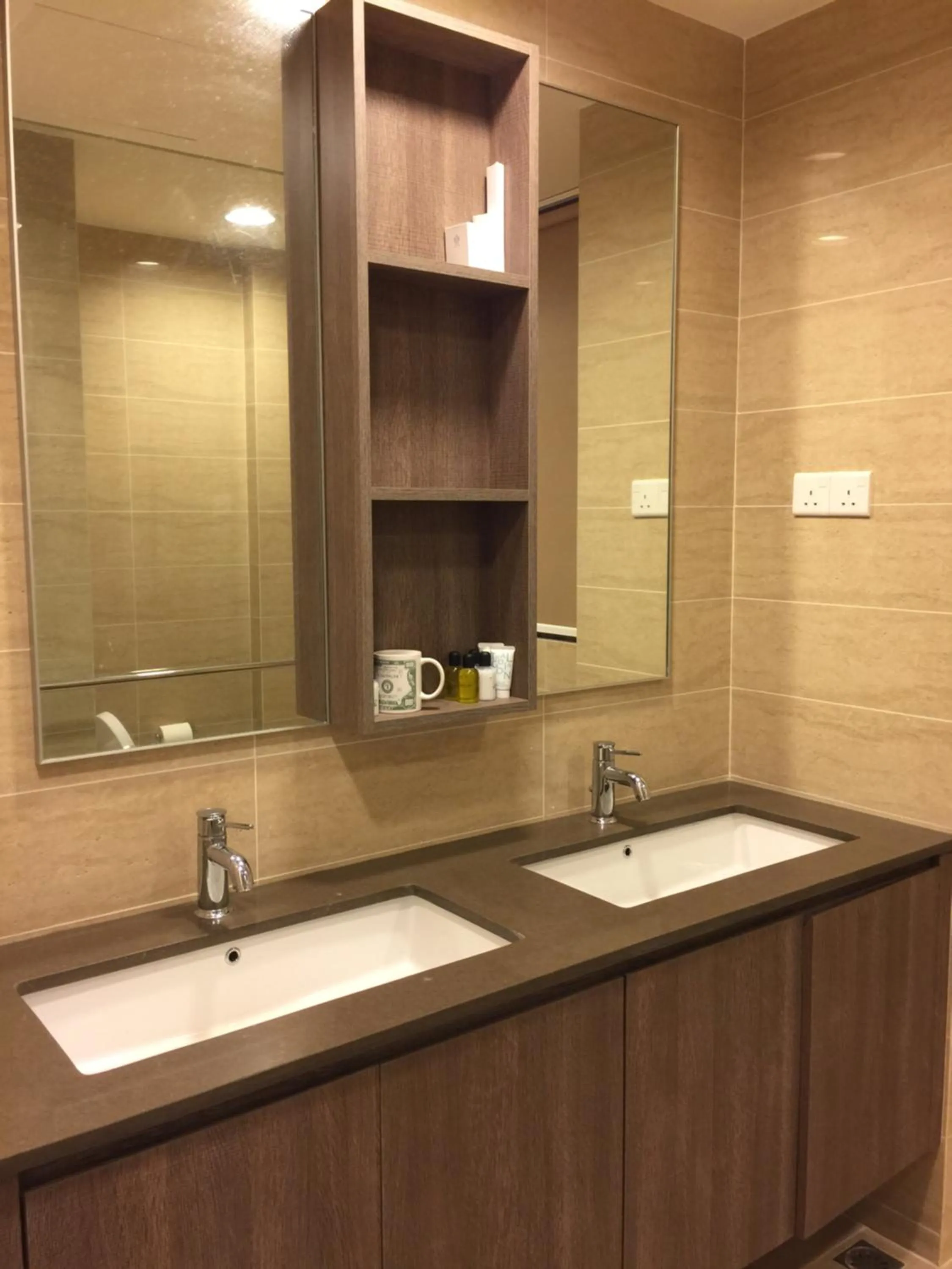 By The Sea @ Cozy Beachfront Home