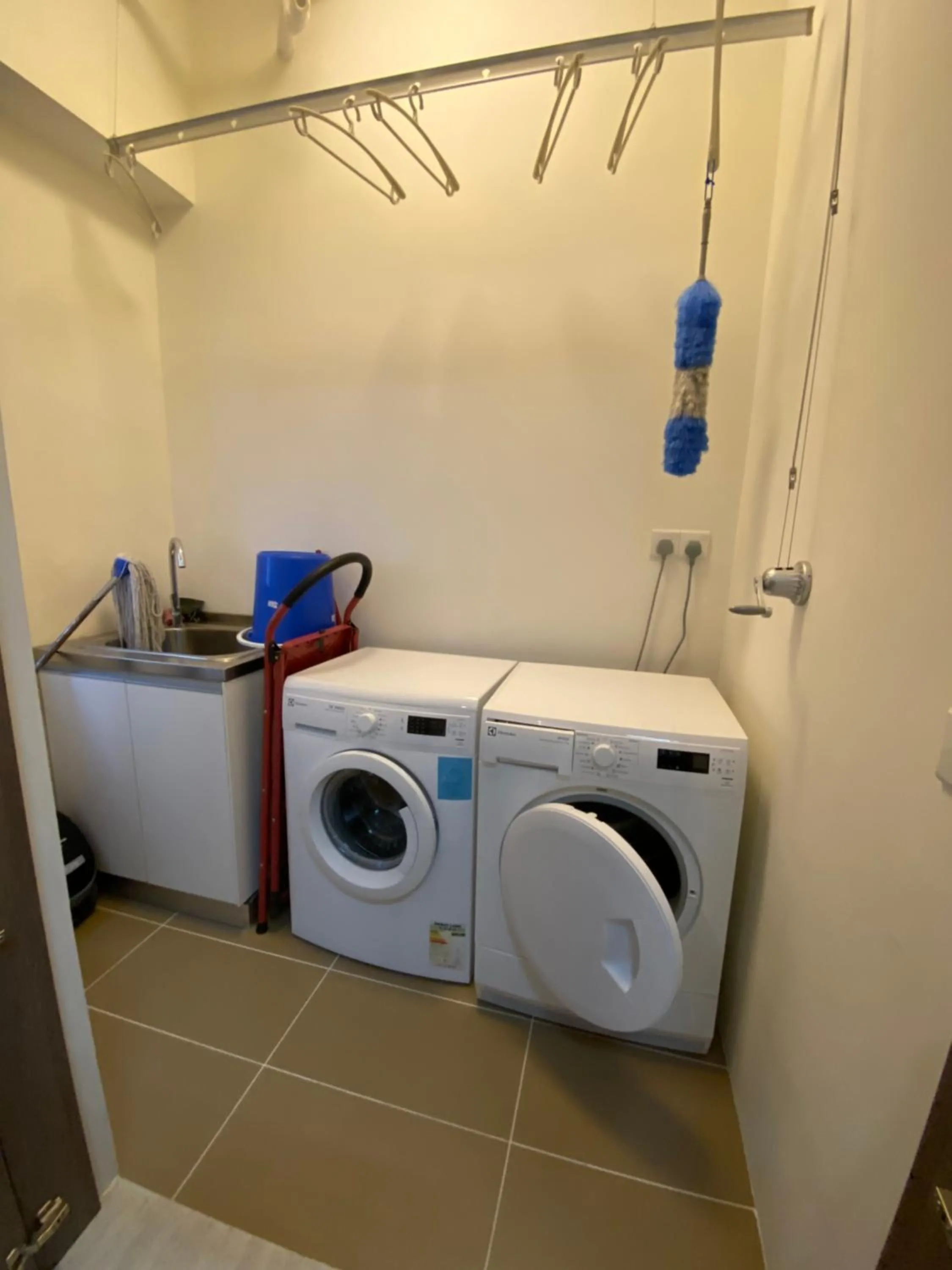 By The Sea @ Cozy Beachfront Home