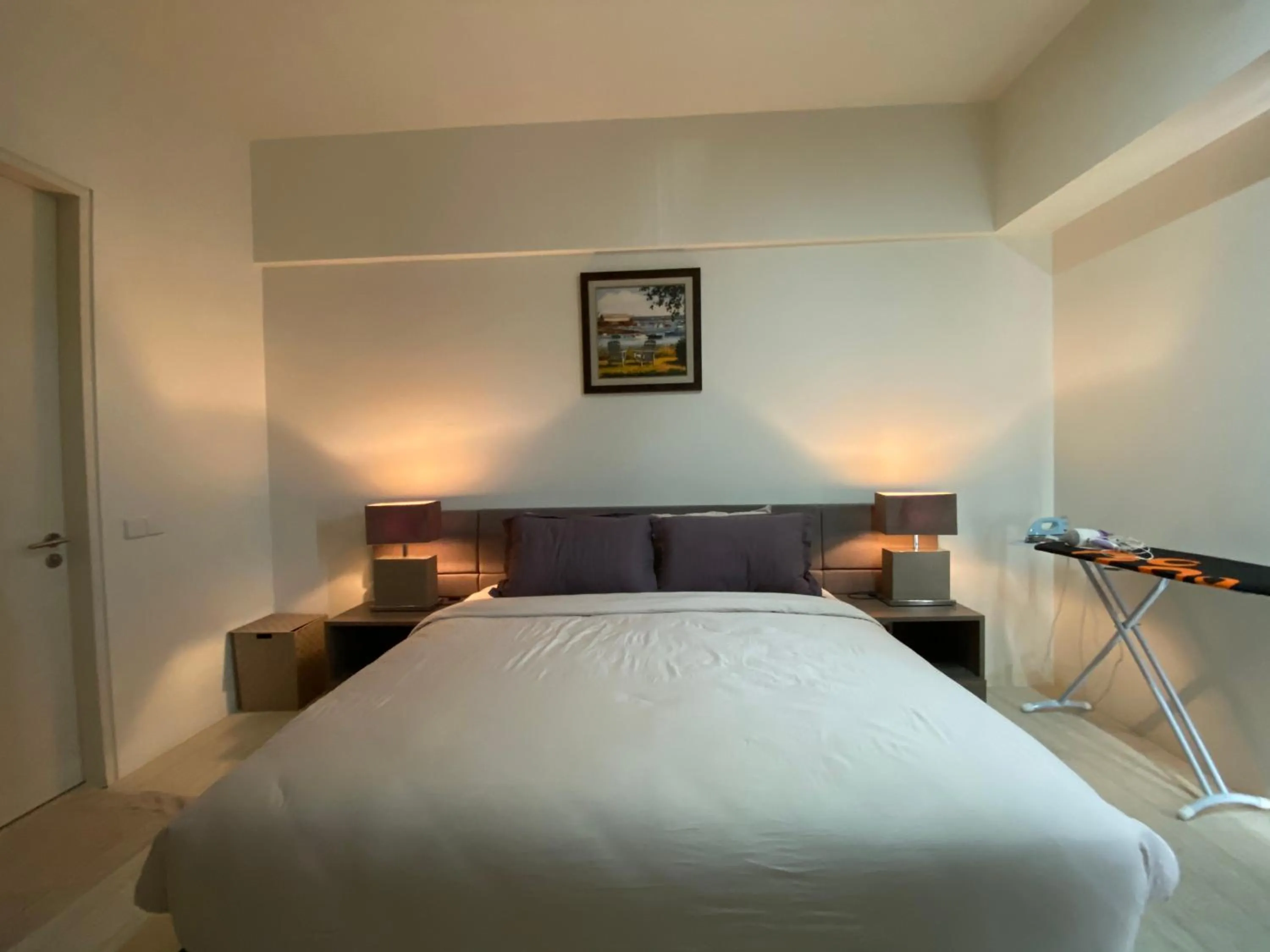 Bed in By The Sea @ Cozy Beachfront Home