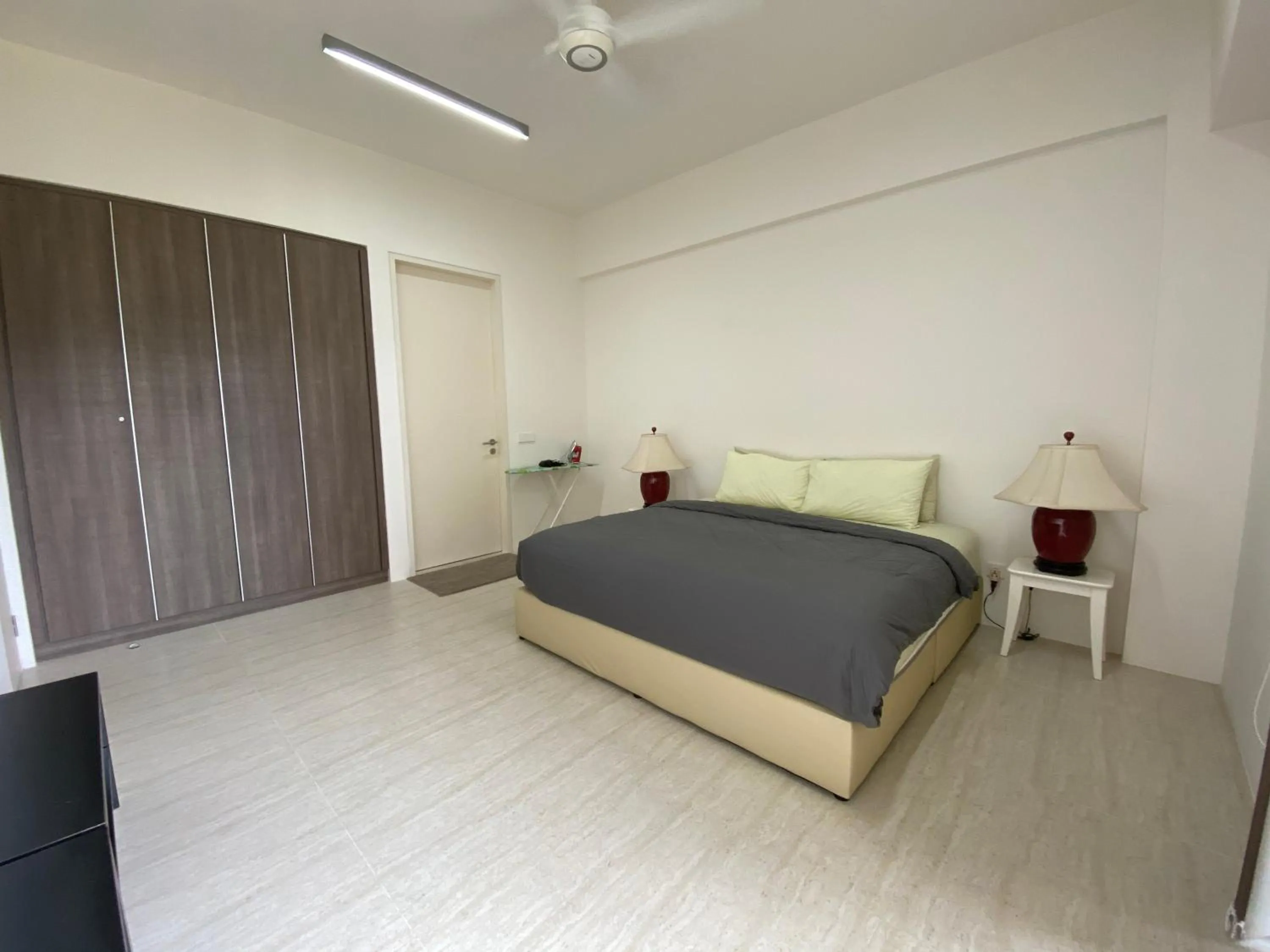 Bed in By The Sea @ Cozy Beachfront Home