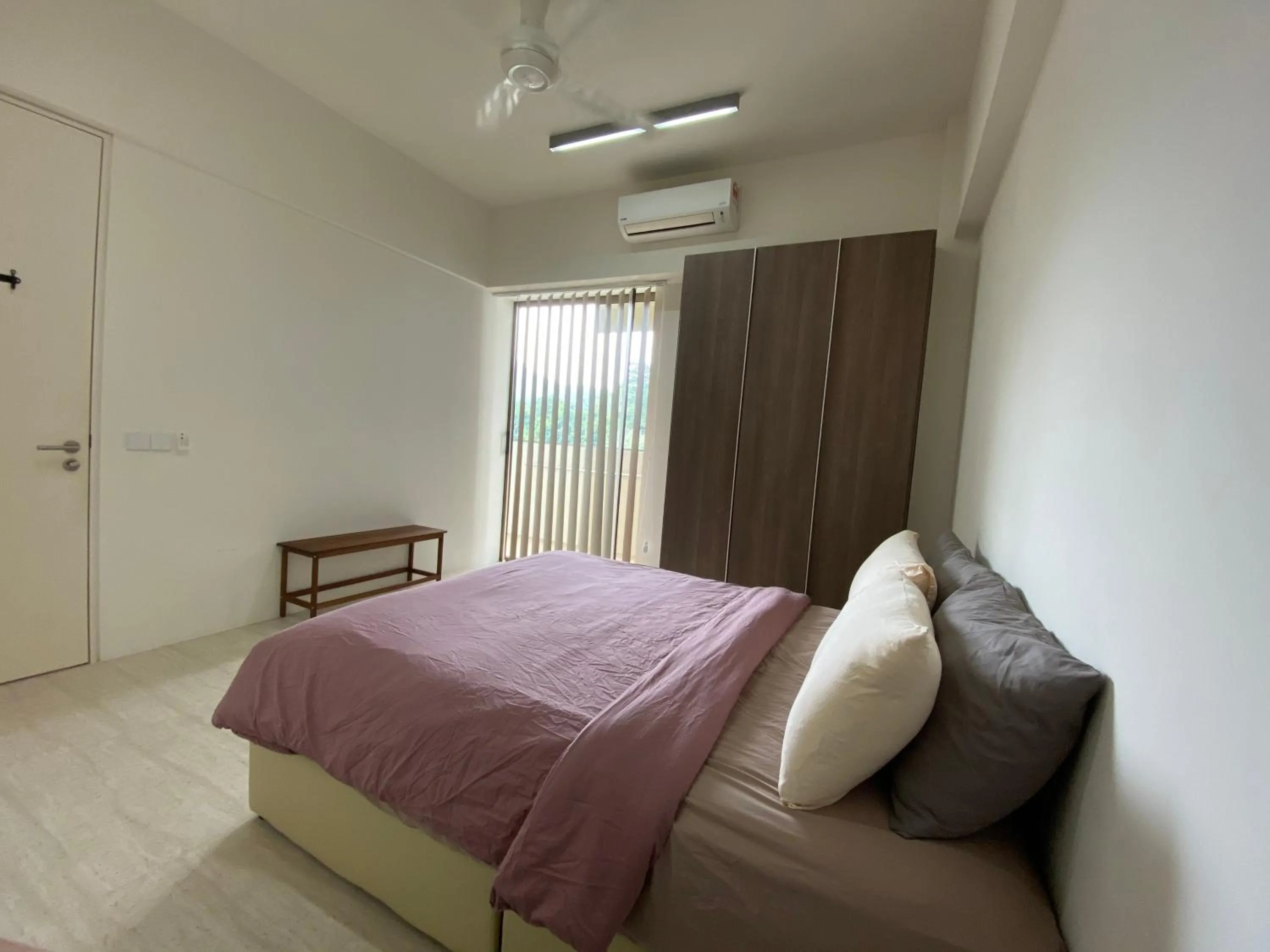 Bed in By The Sea @ Cozy Beachfront Home