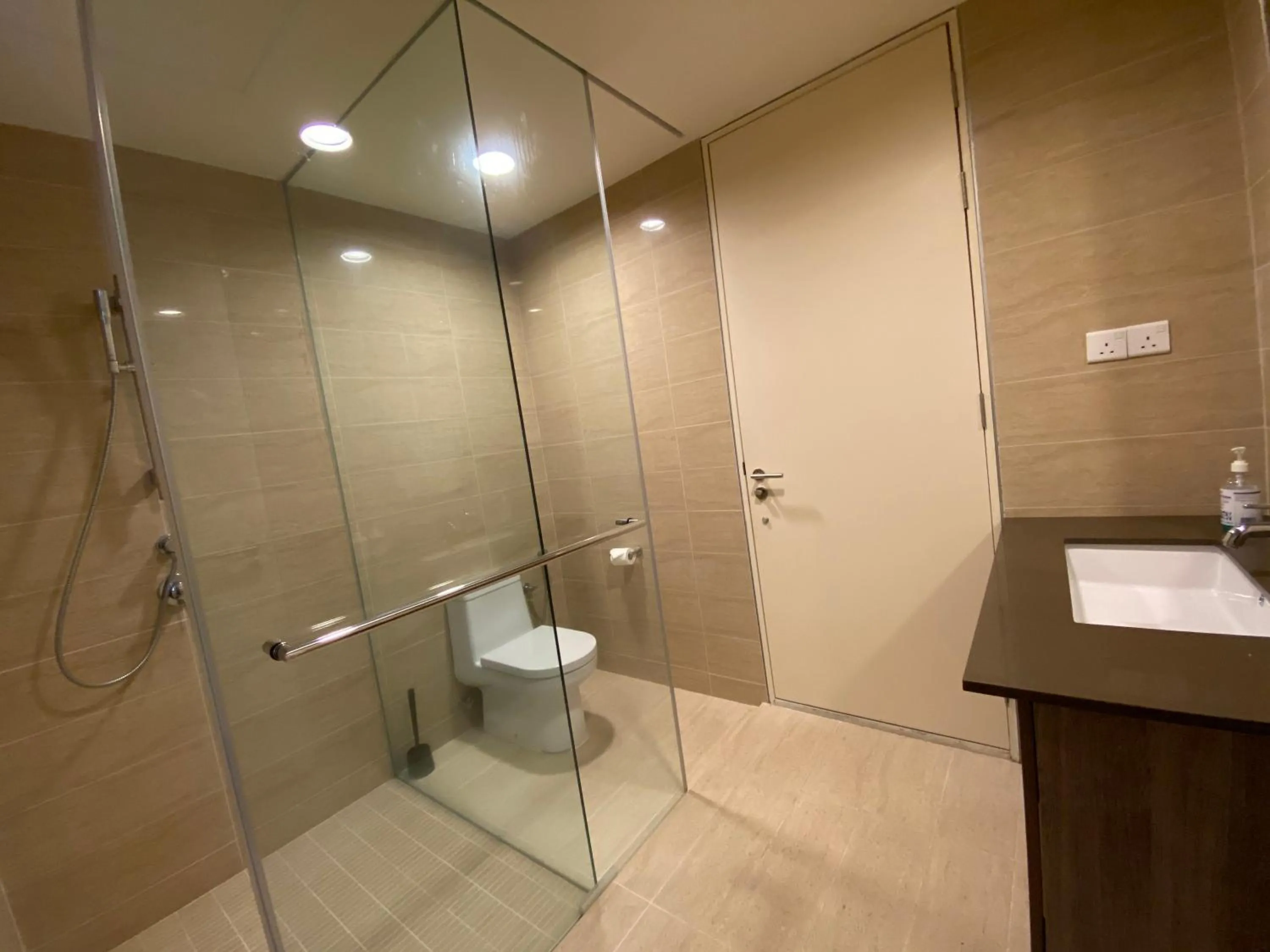 By The Sea @ Cozy Beachfront Home