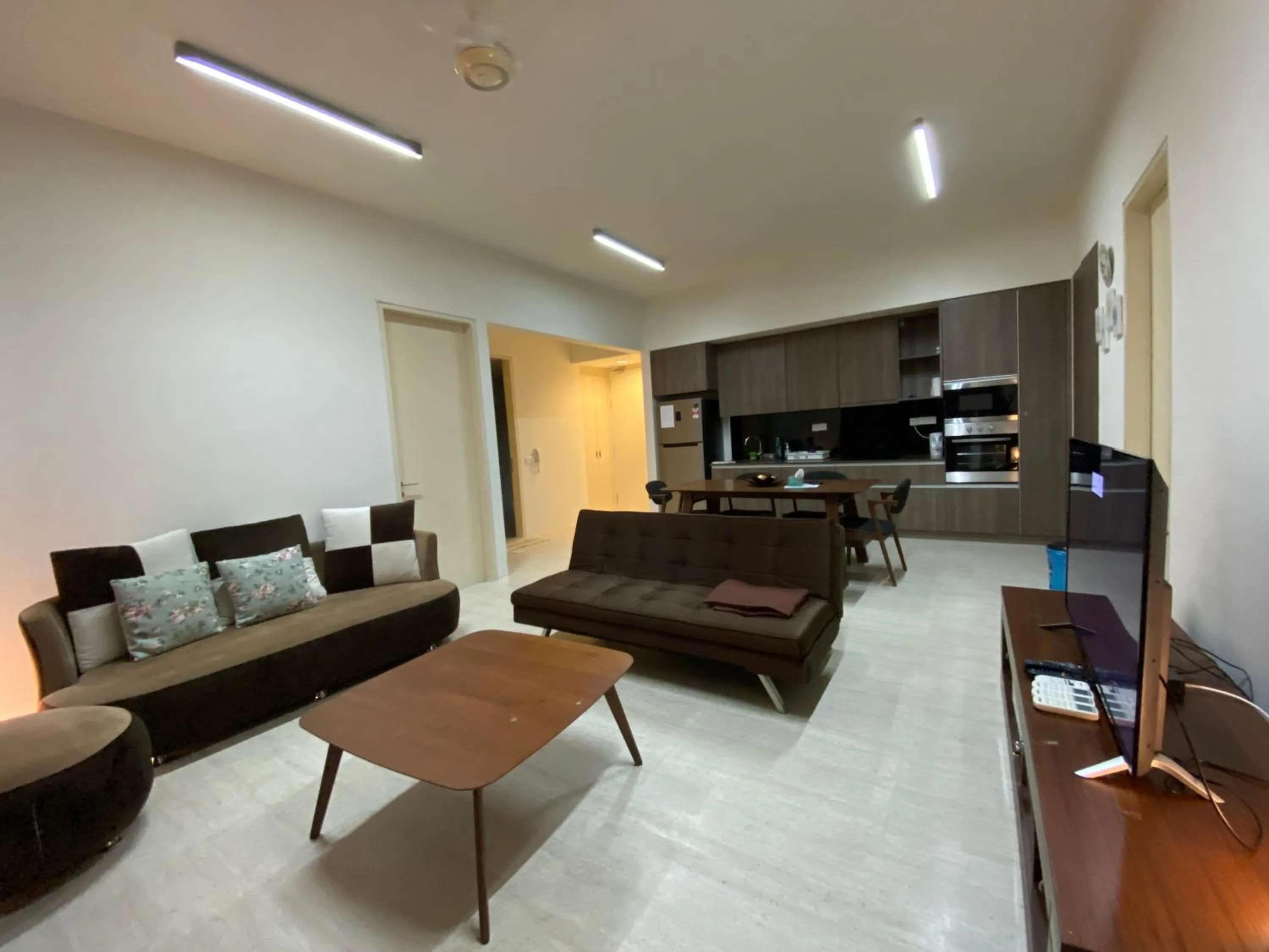 By The Sea @ Cozy Beachfront Home