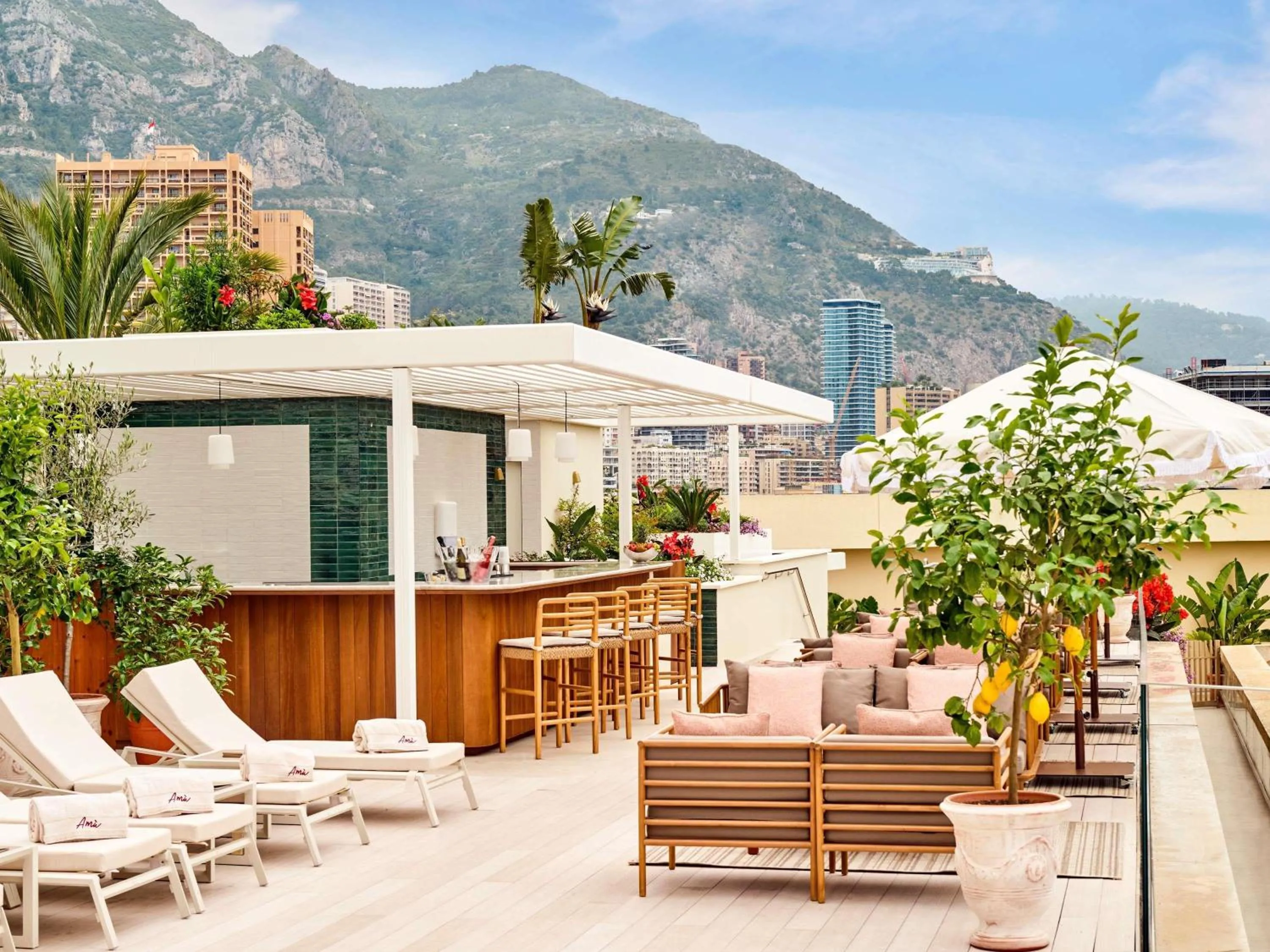 Restaurant/places to eat in Fairmont Monte Carlo