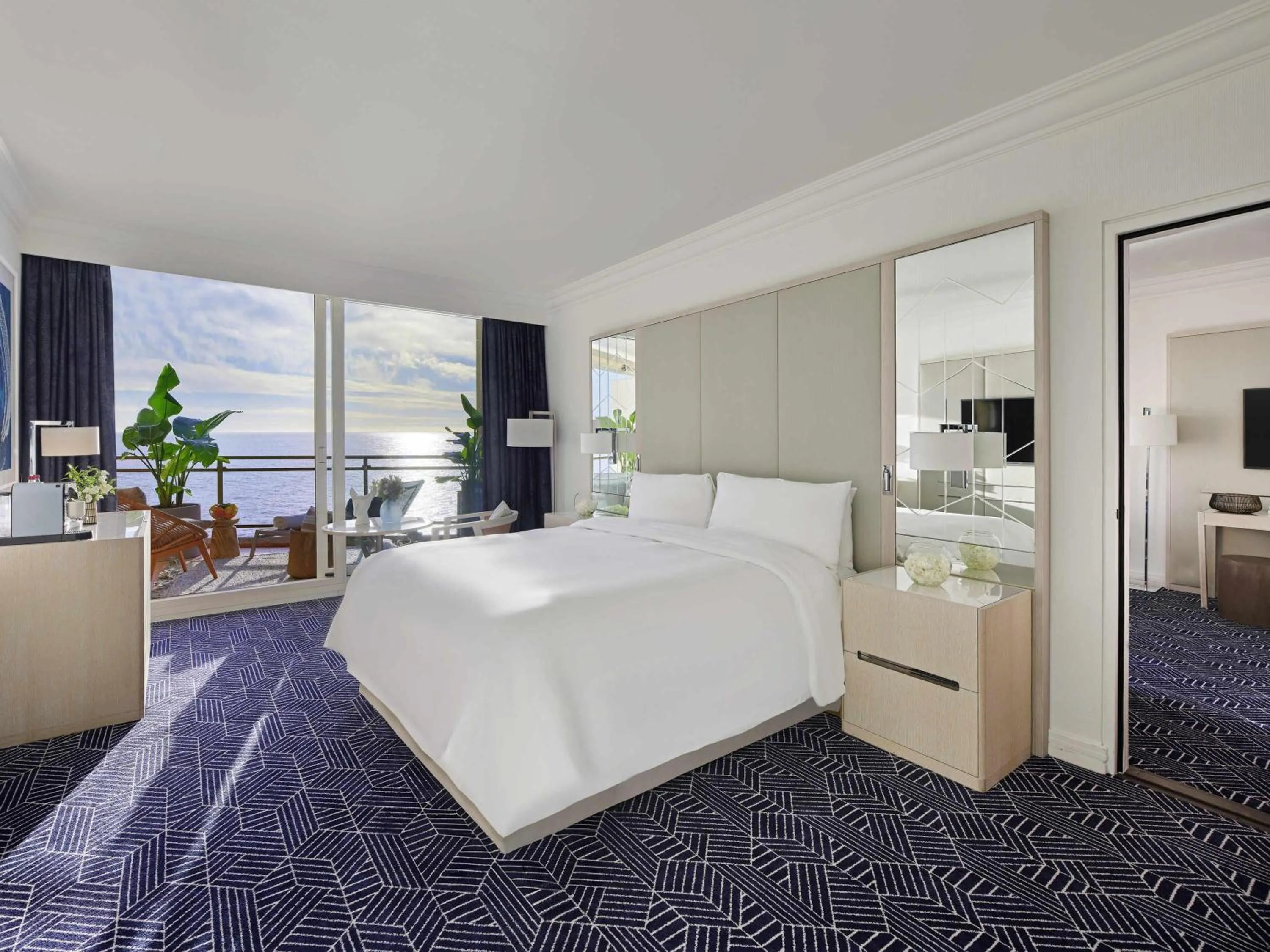 Bedroom, Bed in Fairmont Monte Carlo