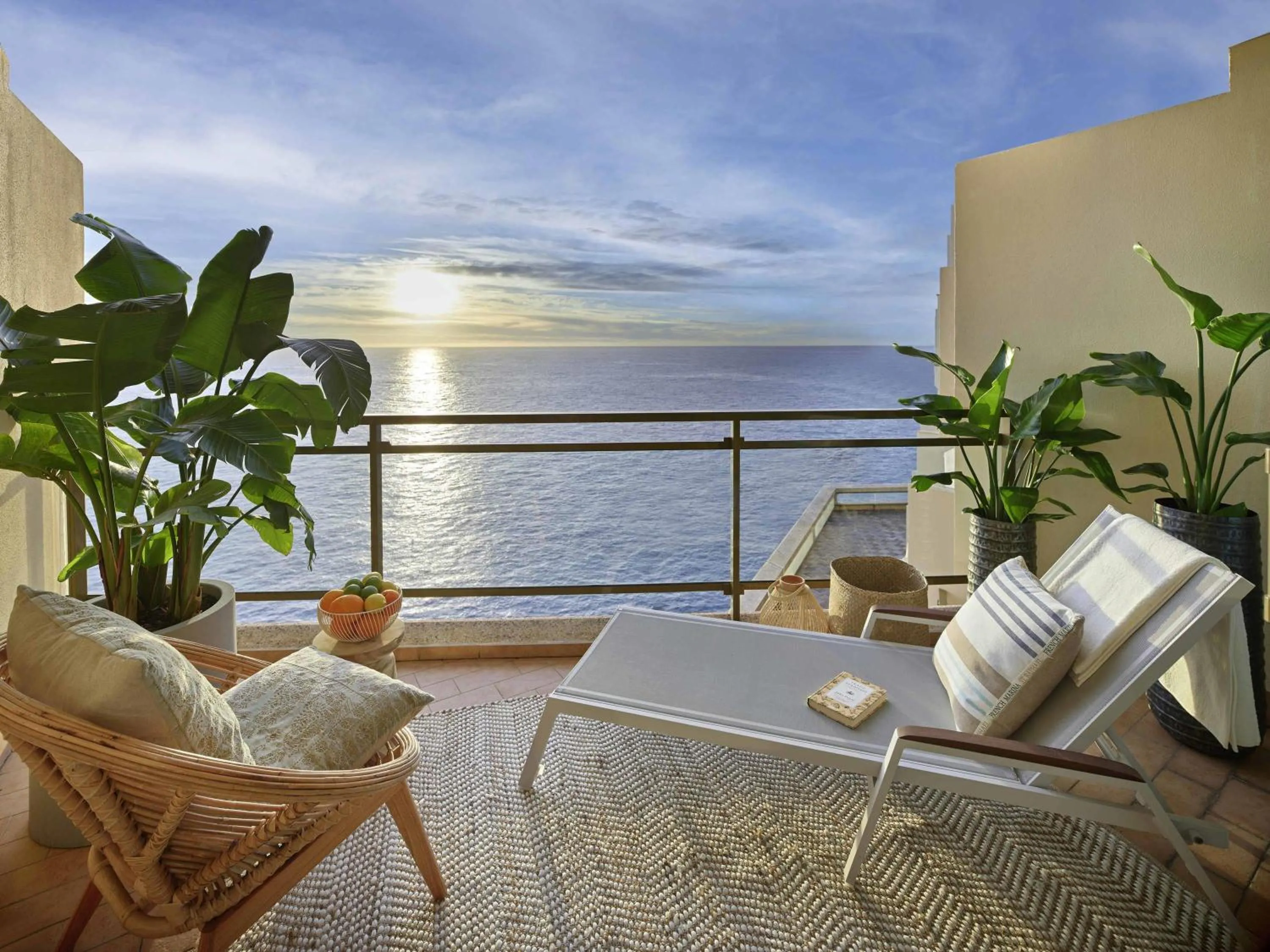 Photo of the whole room in Fairmont Monte Carlo