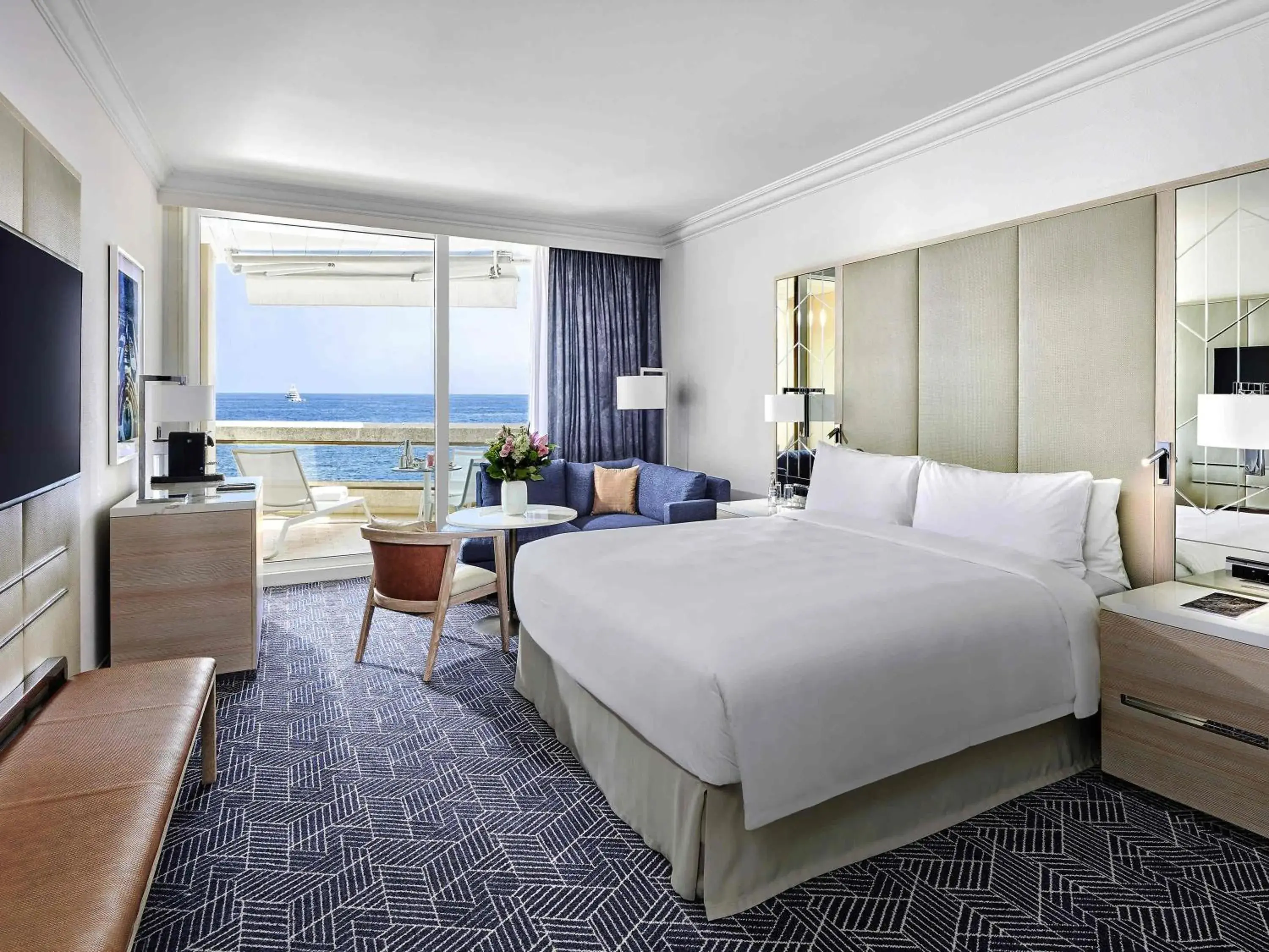 Deluxe King Room with Sea View in Fairmont Monte Carlo Deluxe King Room with Sea View in Fairmont Monte Carlo