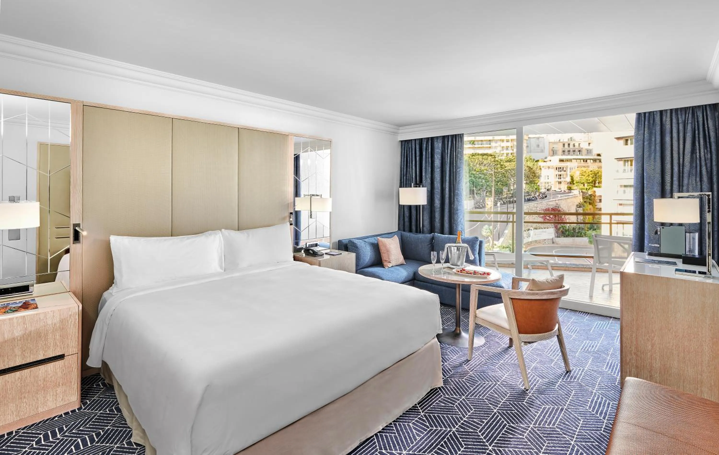 Bed in Fairmont Monte Carlo