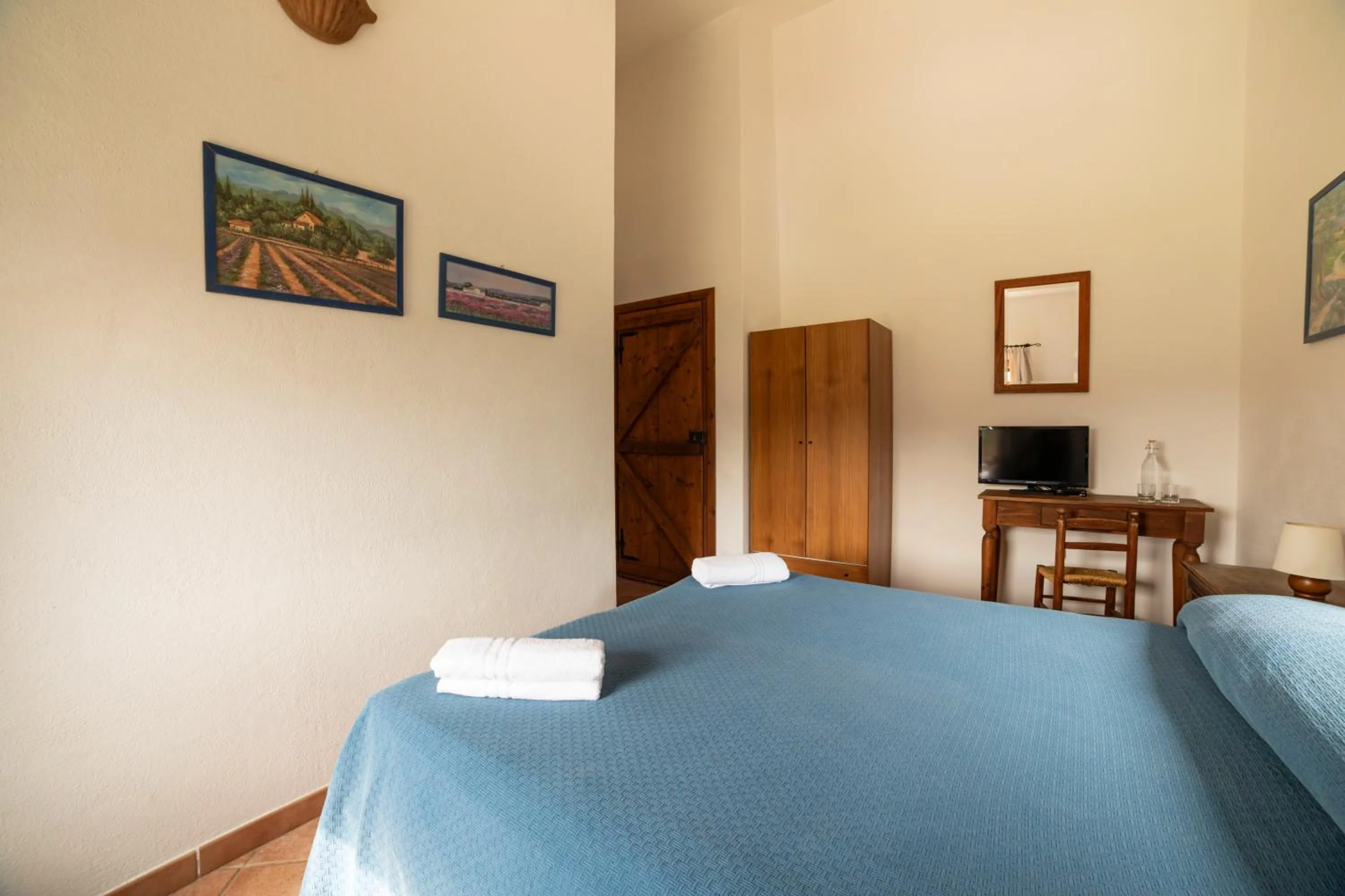 Double or Twin Room with Private Bathroom - single occupancy in Agriturismo Le Forre del Treja