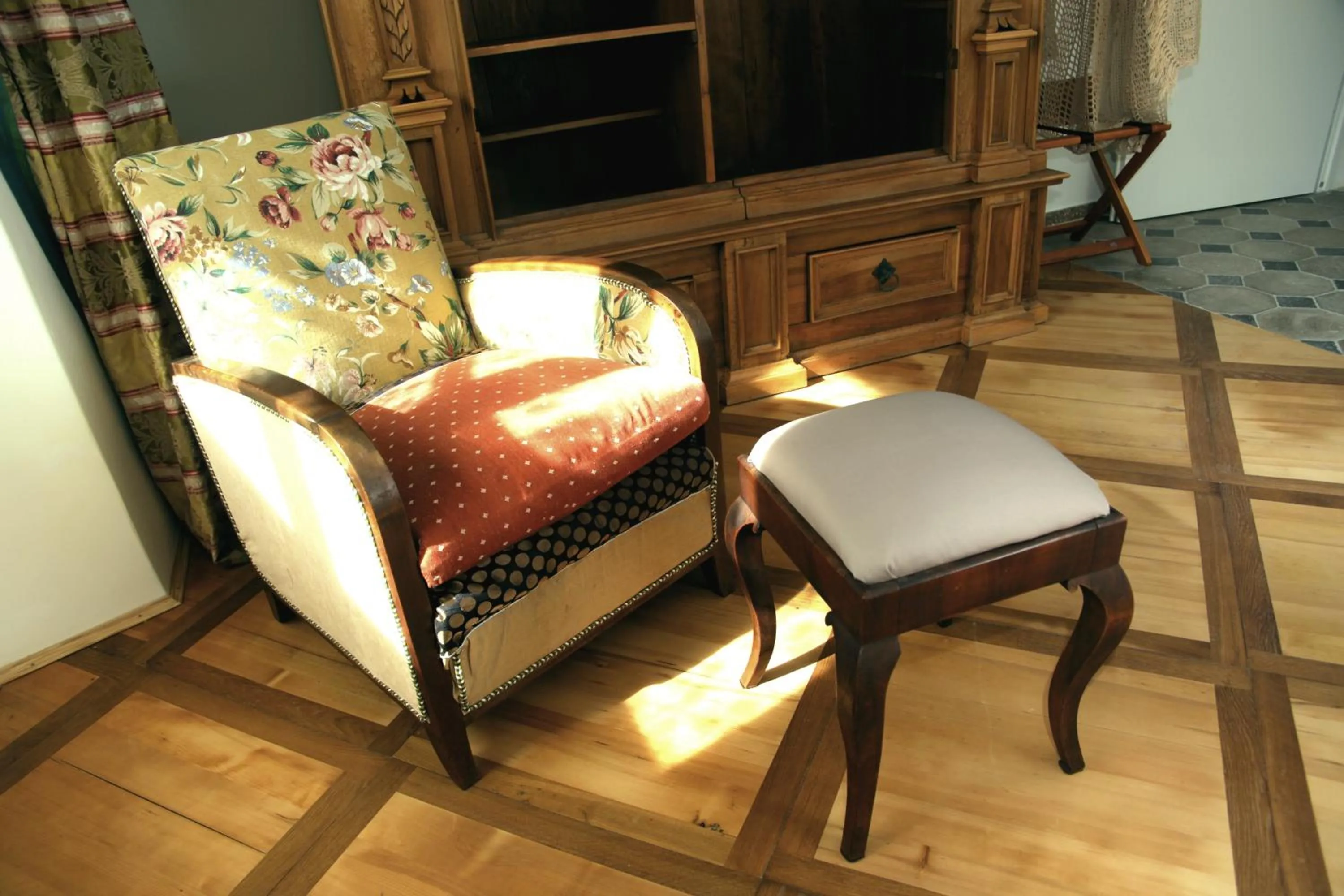 Photo of the whole room in Boutique-Hotel Guesthouse Le Locle