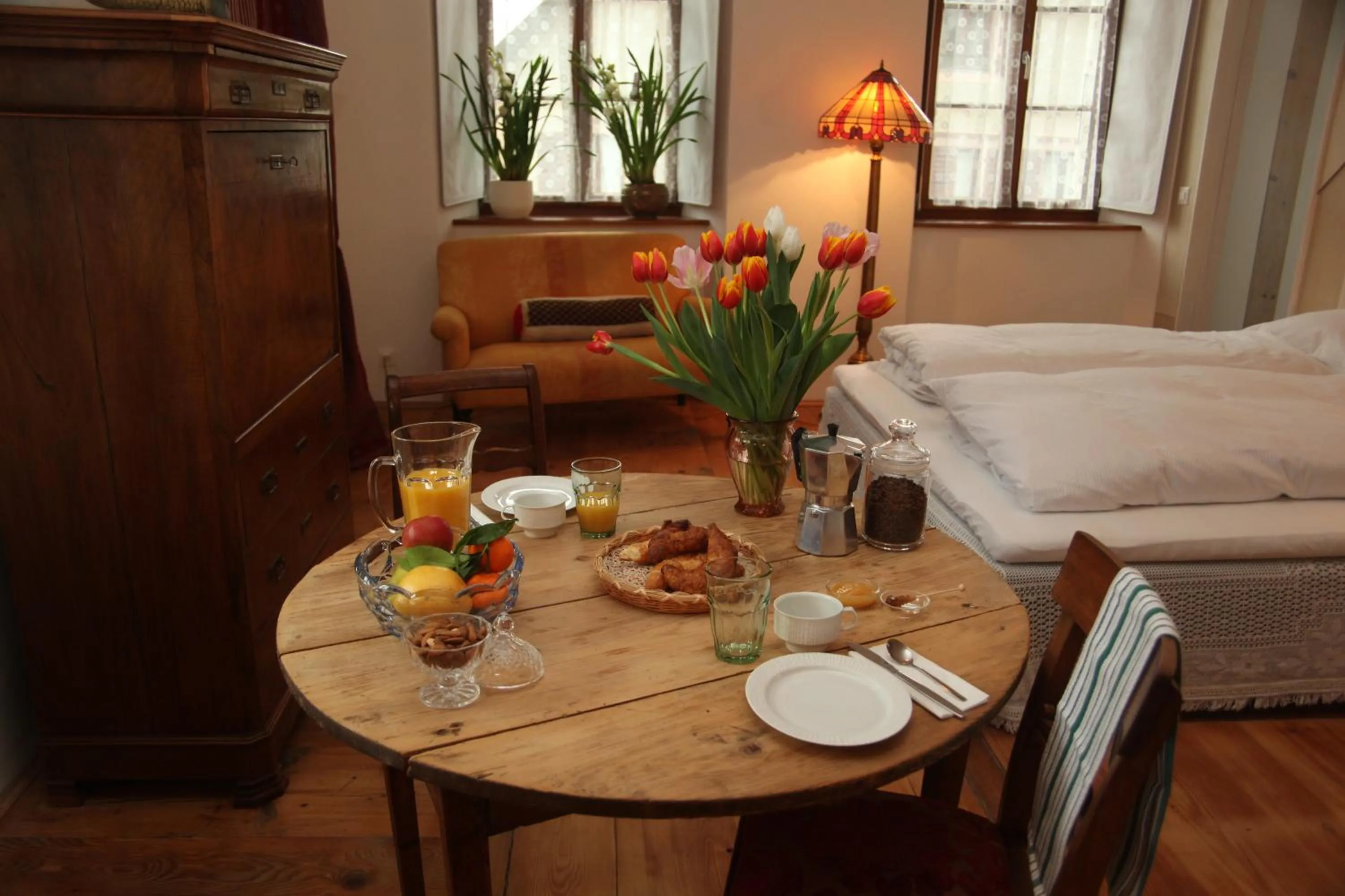 Food close-up, Bed in Boutique-Hotel Guesthouse Le Locle