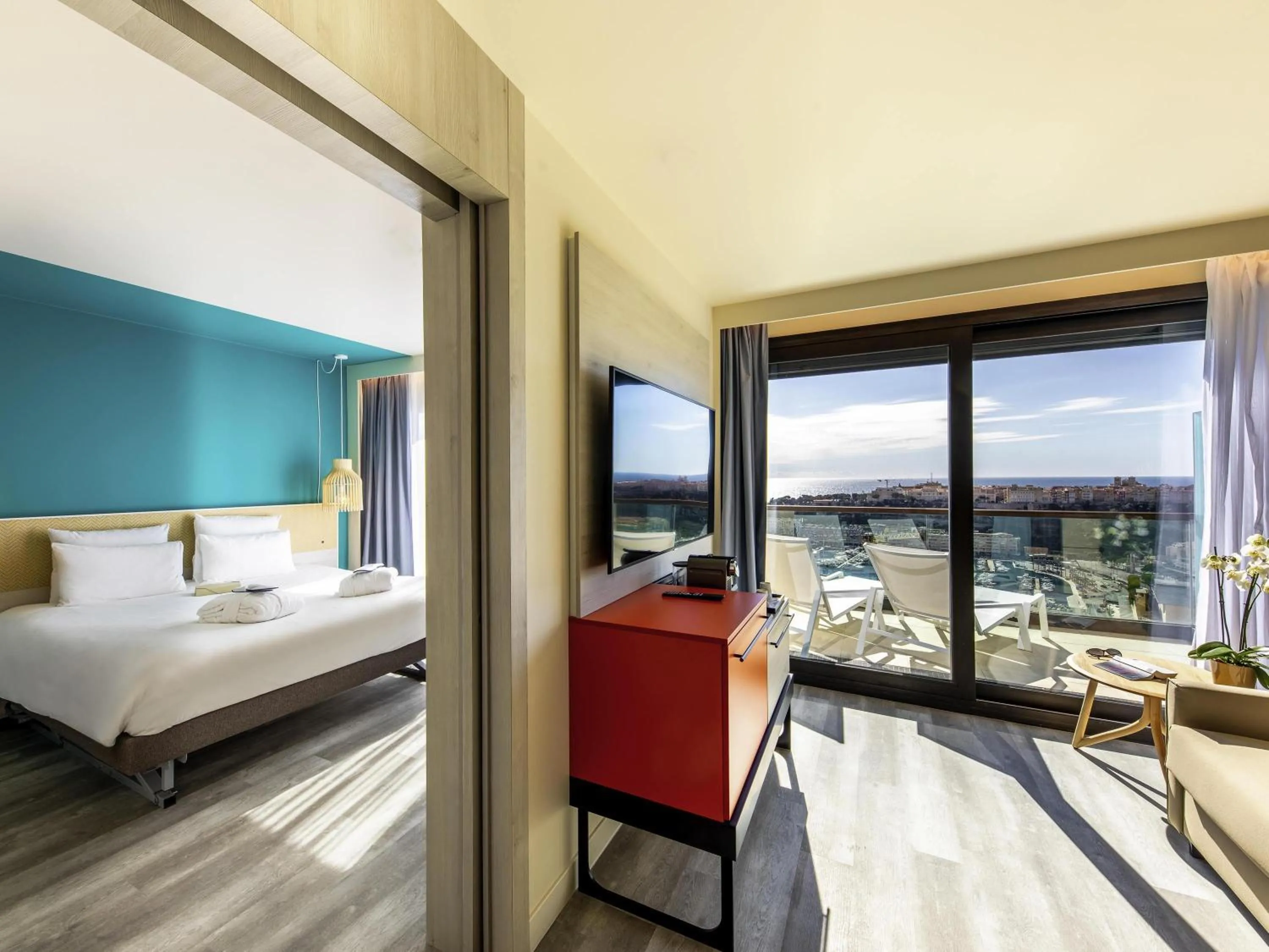 Bedroom, Bed in Novotel Monte-Carlo