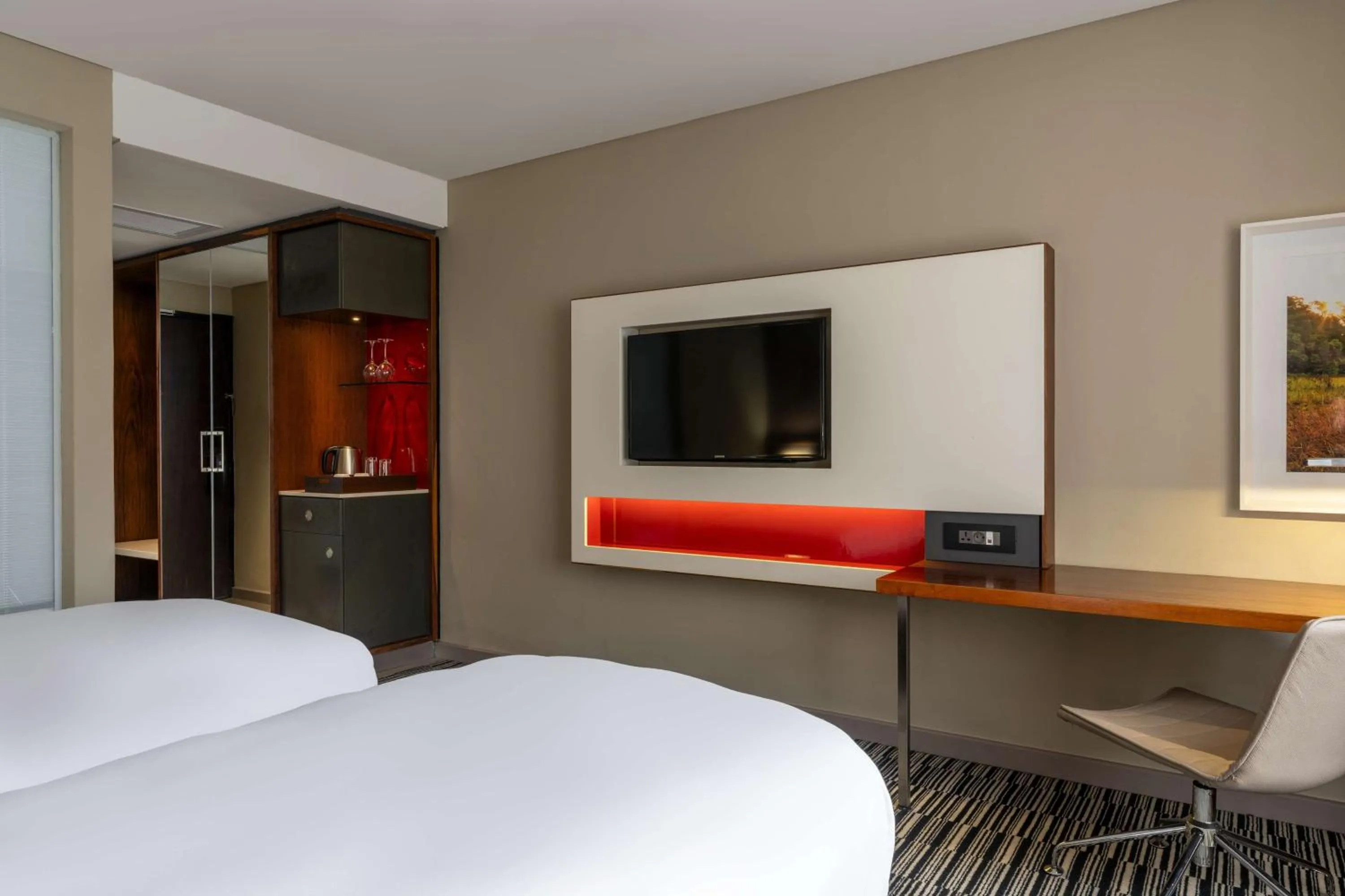 Bedroom, Bed in Radisson Blu Okoume Palace Hotel, Libreville