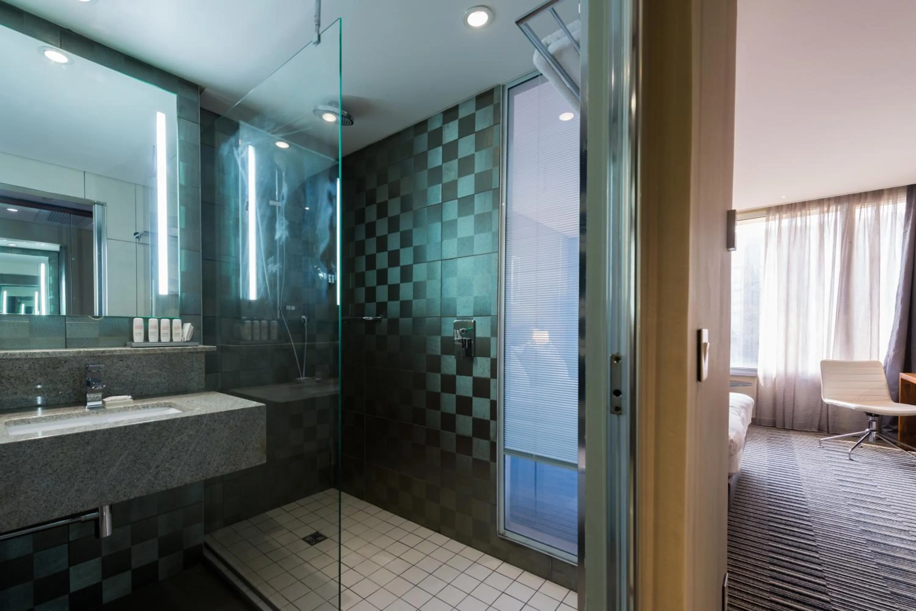 Bathroom in Radisson Blu Okoume Palace Hotel, Libreville