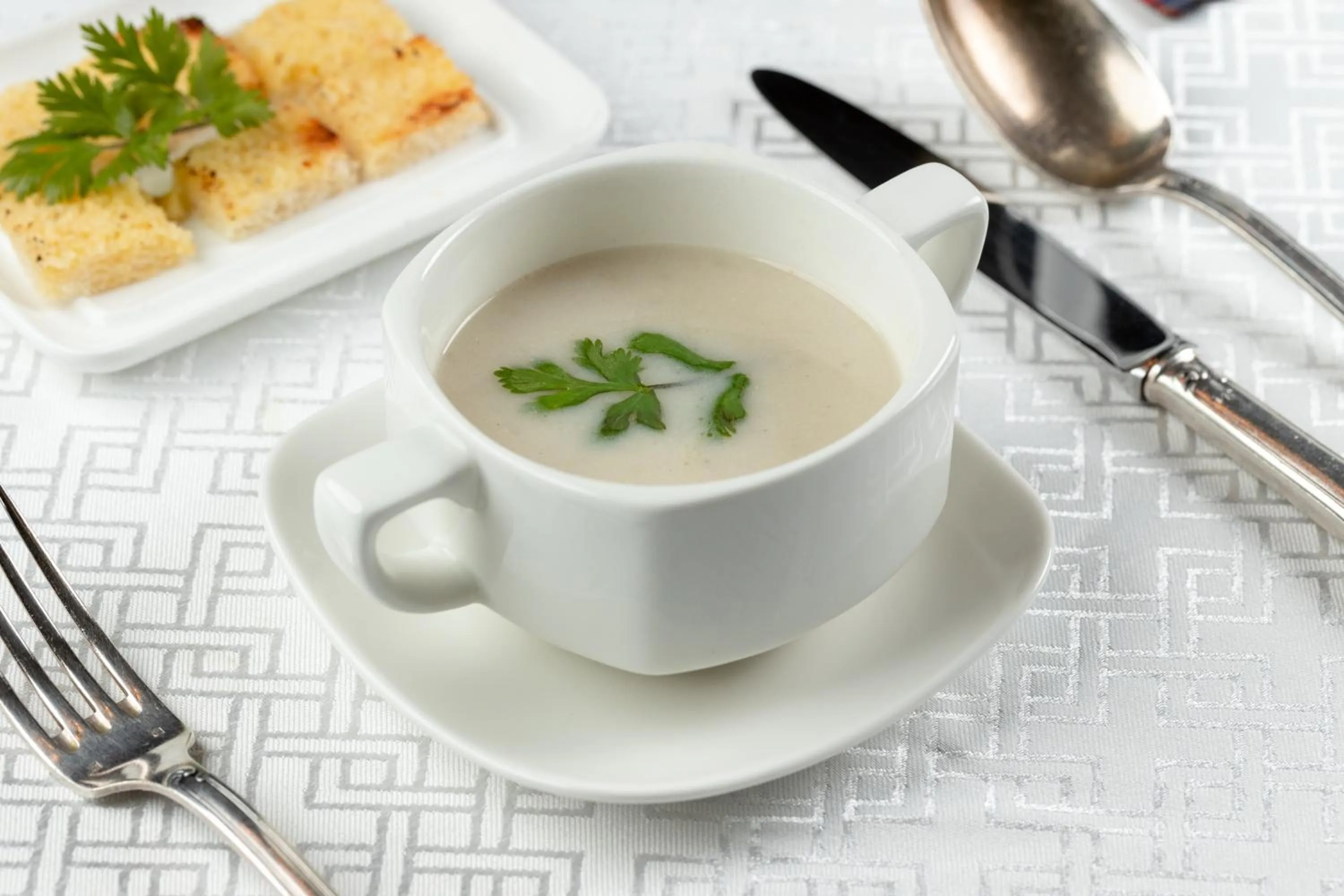 Food close-up in Scottish Planter Bungalow- Thema Collection