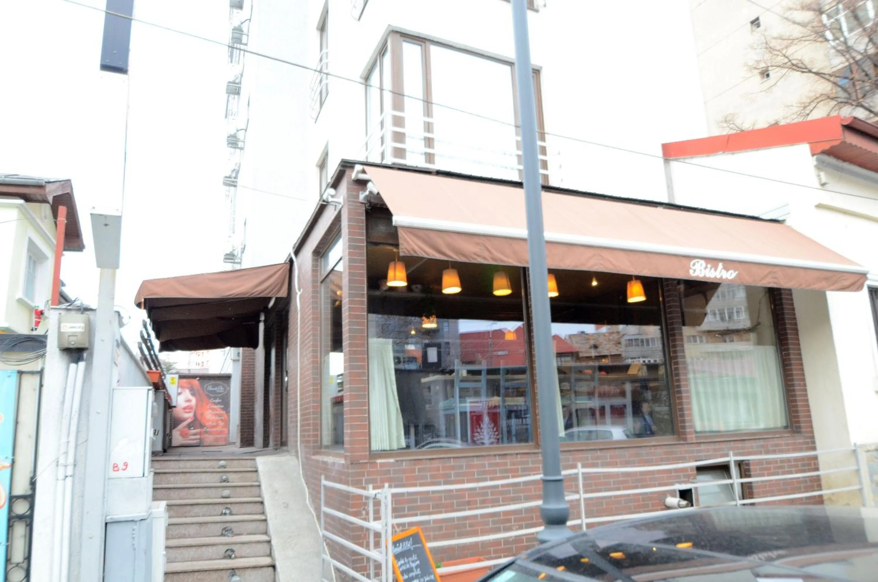 Facade/entrance in Mosilor Apartments