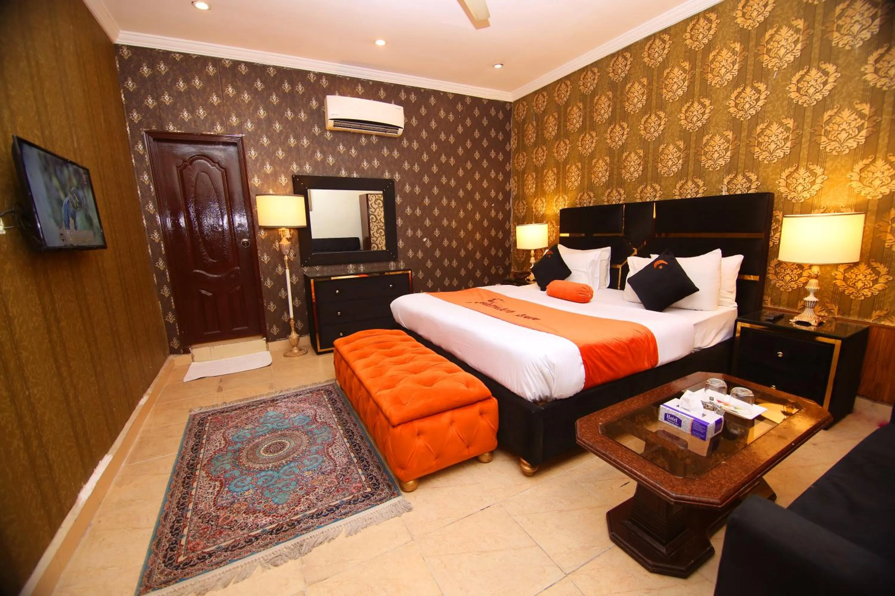 Bedroom, Bed in Premier Inn Johar Town Lahore