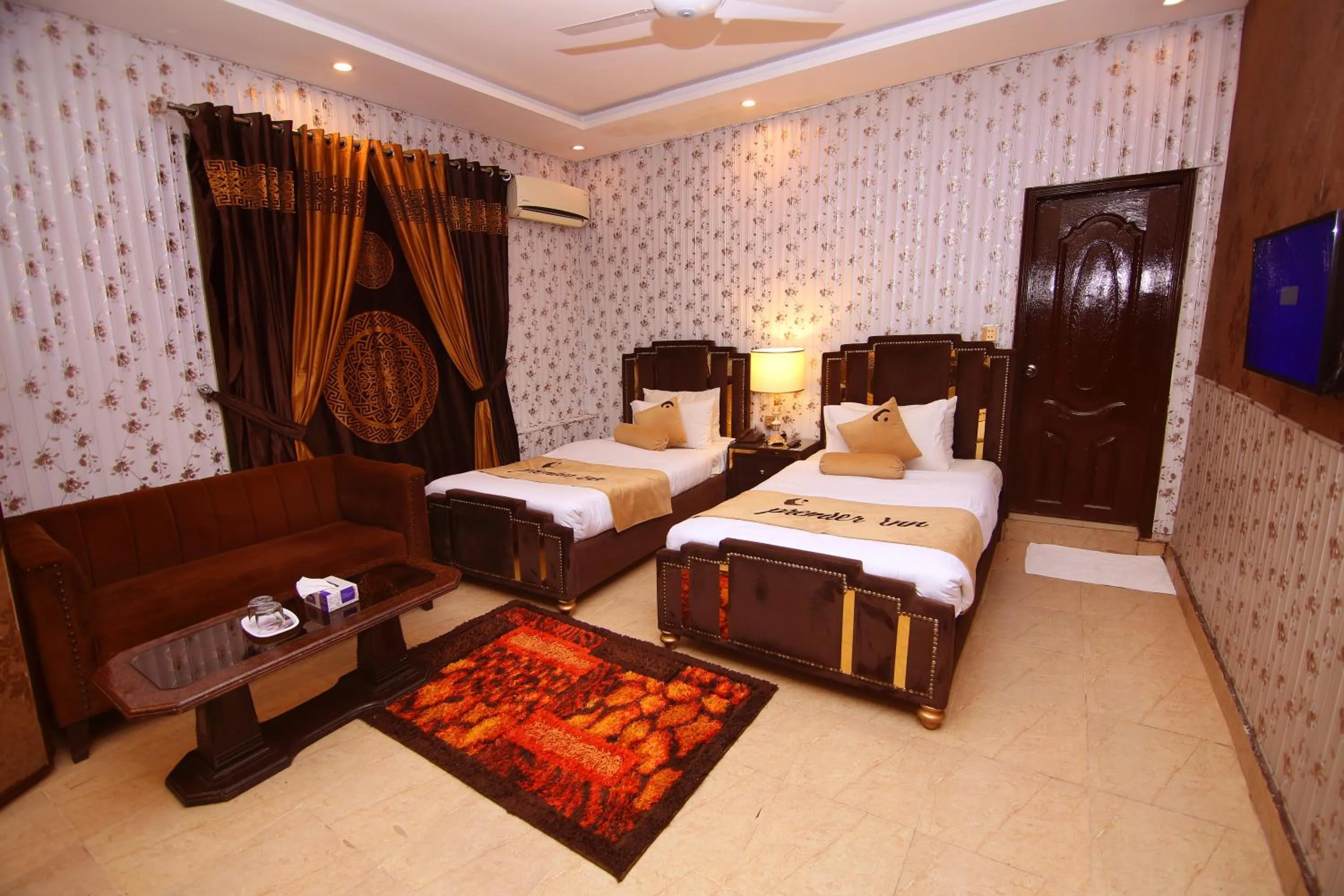 Bedroom, Bed in Premier Inn Johar Town Lahore