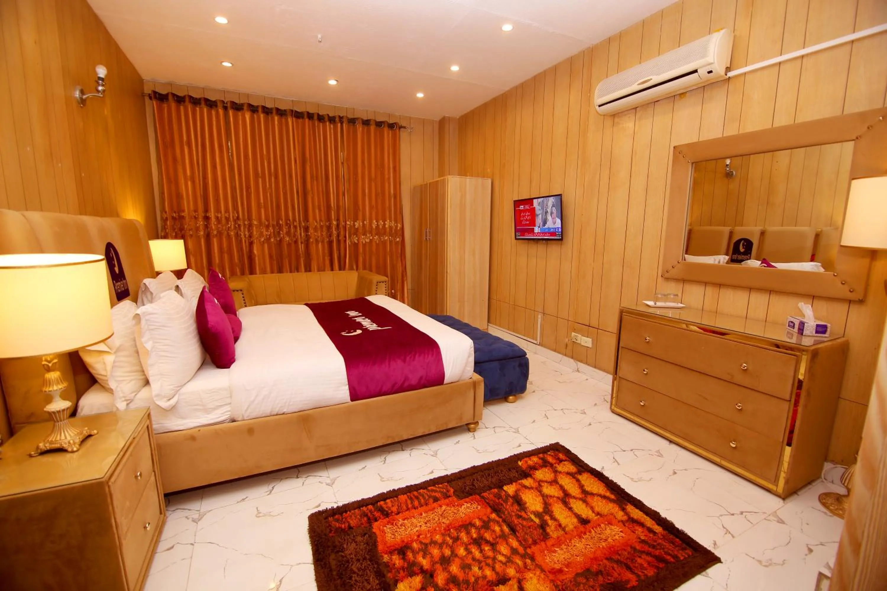 Bedroom, Bed in Premier Inn Johar Town Lahore