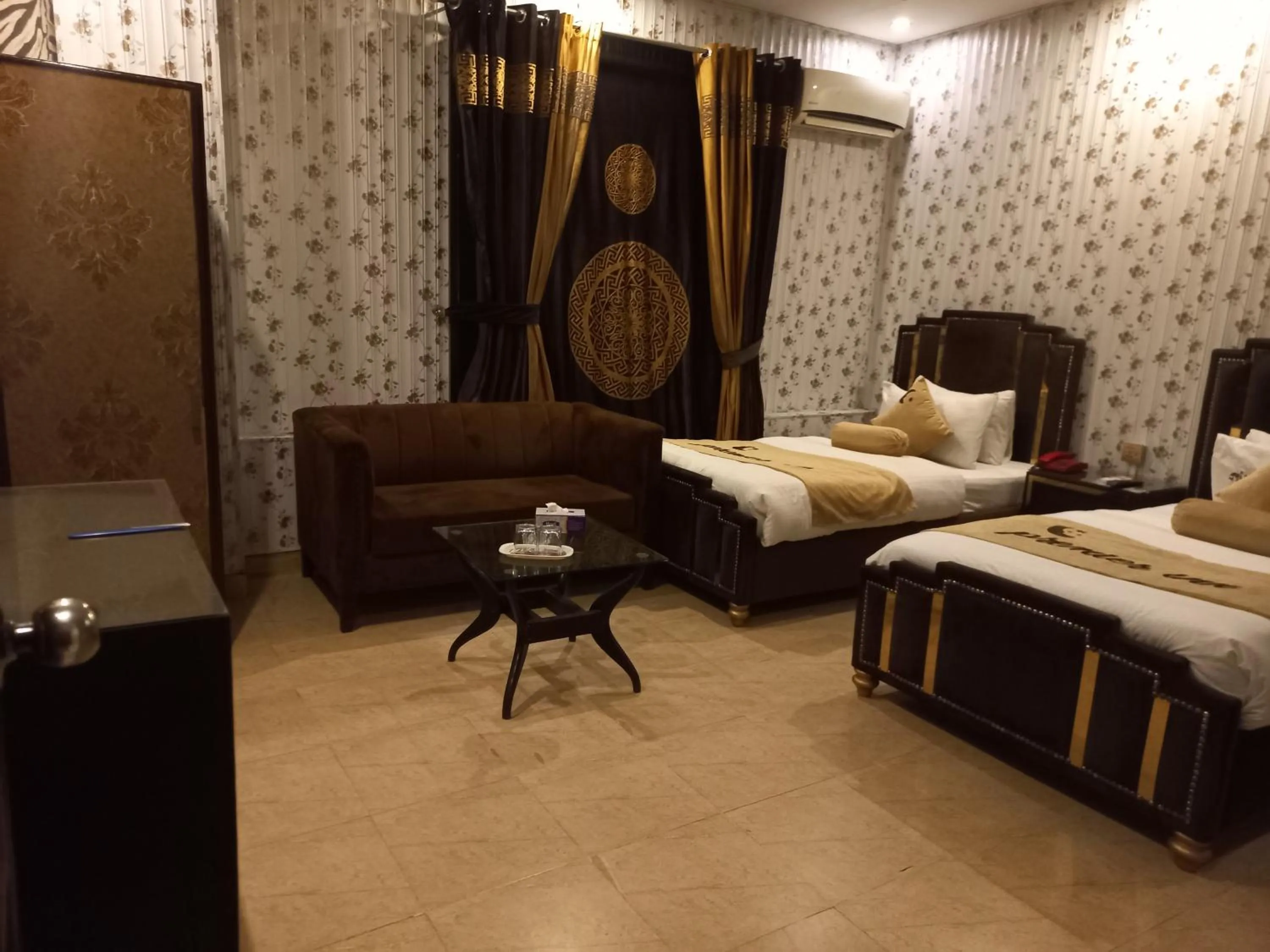 Bedroom, Bed in Premier Inn Johar Town Lahore