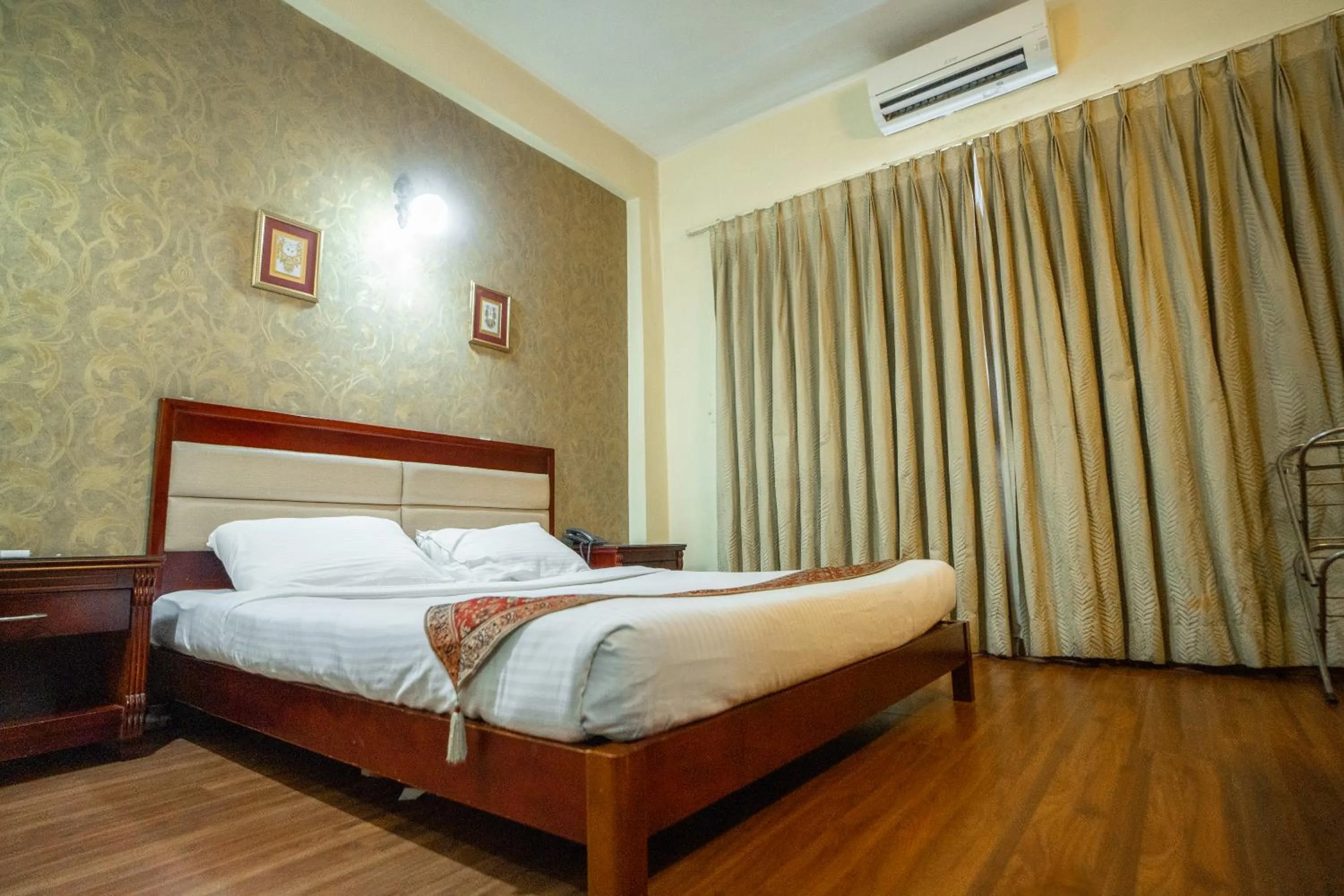 Bed in Enkay Residency V Block-Cyber City