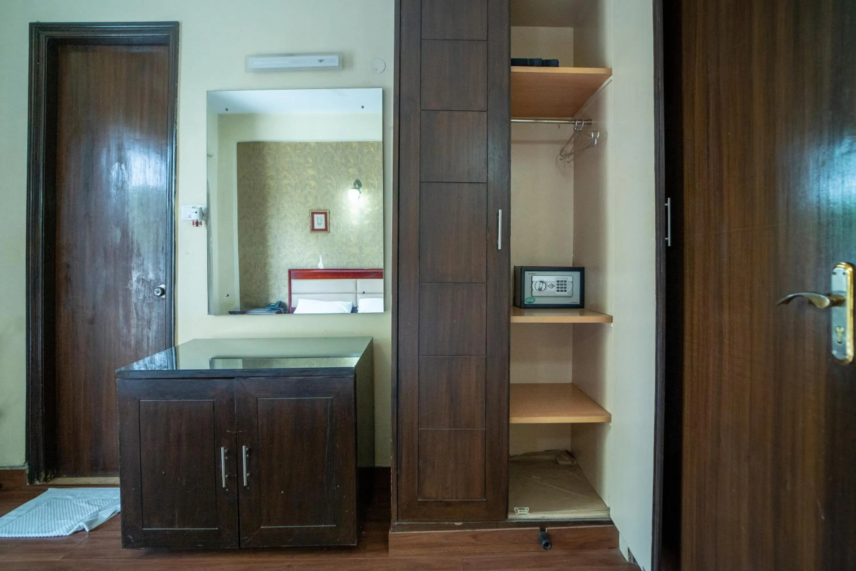 wardrobe in Enkay Residency V Block-Cyber City