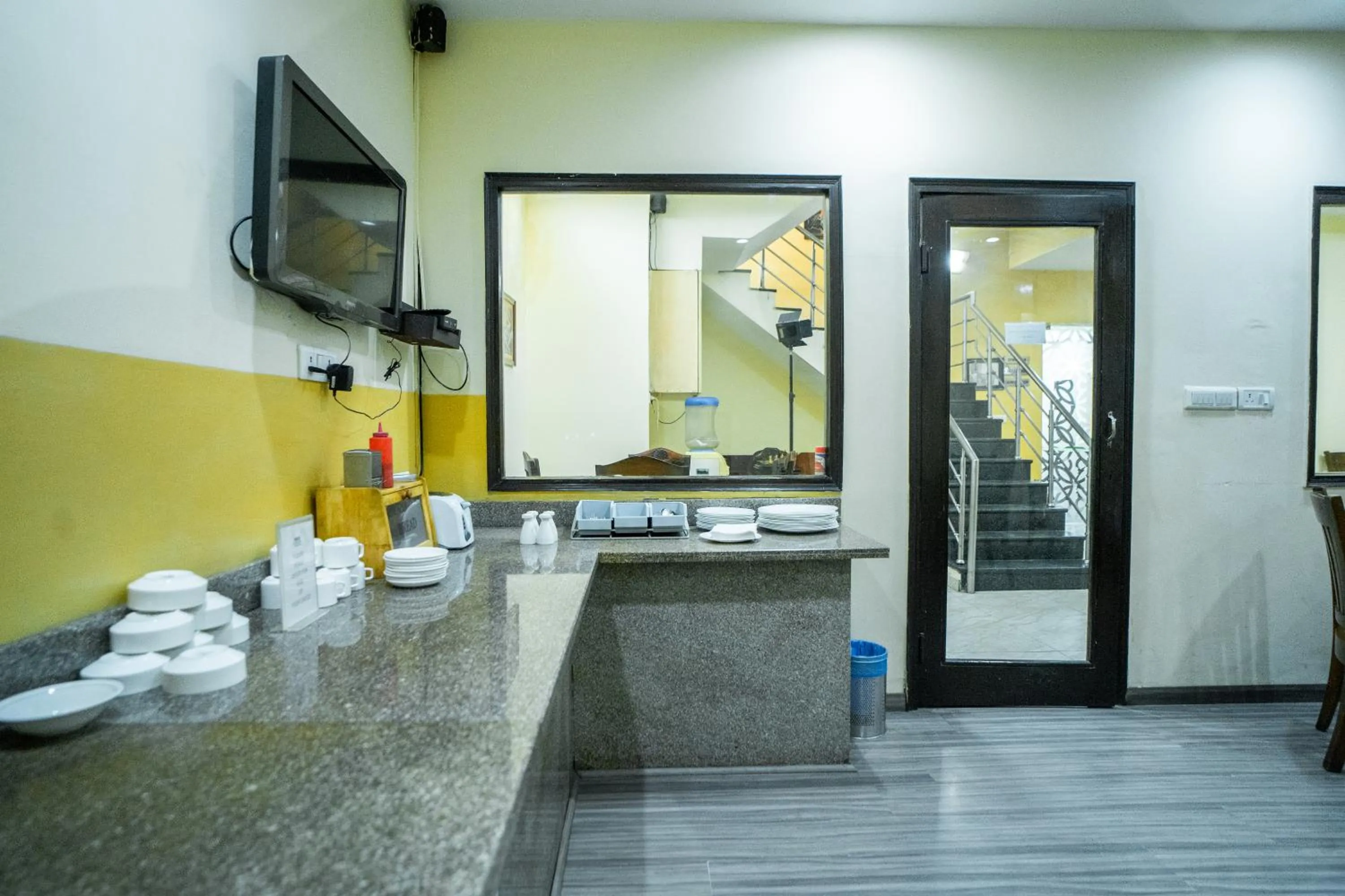 Restaurant/places to eat in Enkay Residency V Block-Cyber City