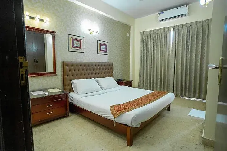 Superior King Room in Enkay Residency V Block-Cyber City Superior King Room in Enkay Residency V Block-Cyber City
