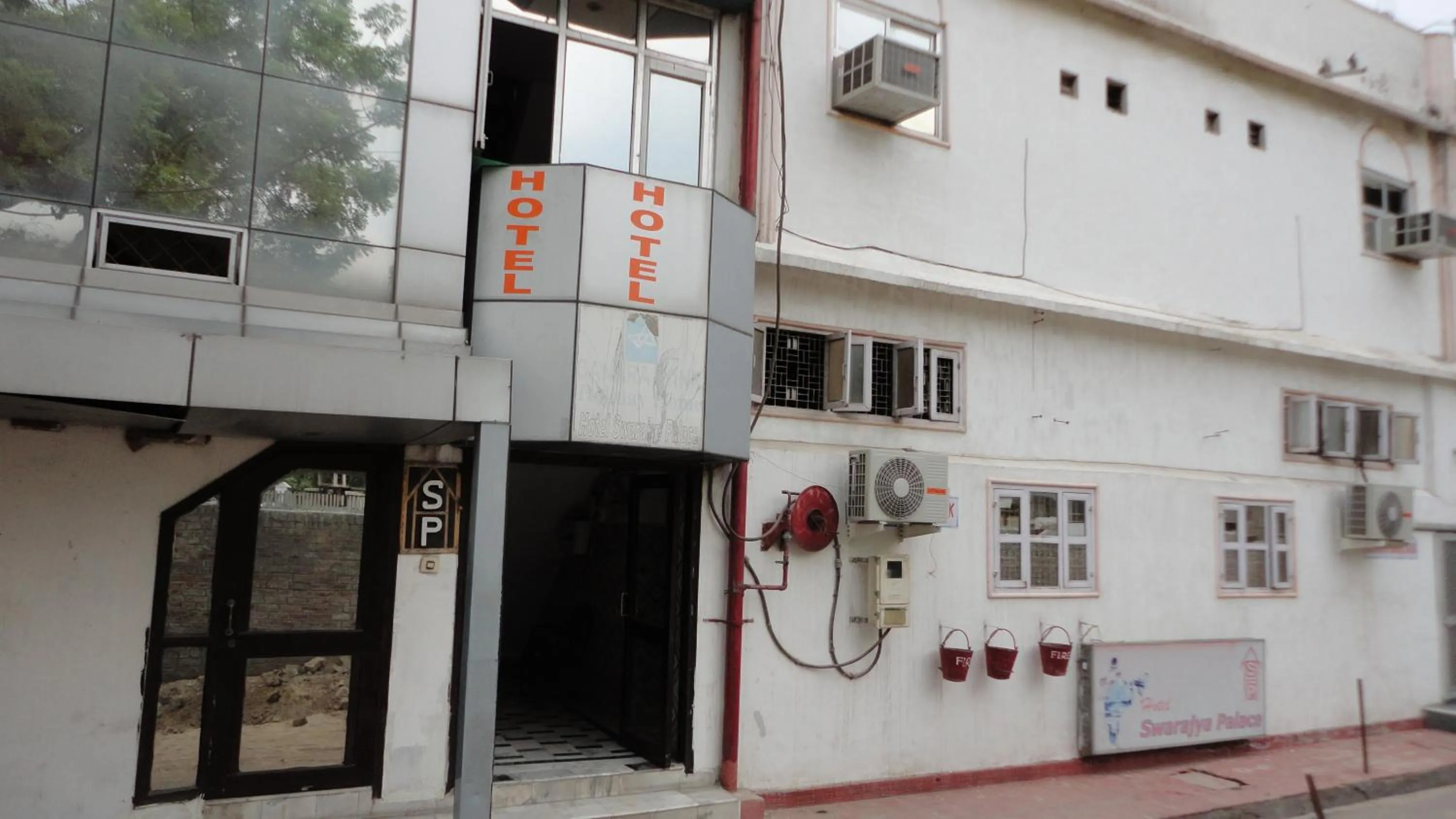 Facade/entrance in Hotel Swarajya Palace