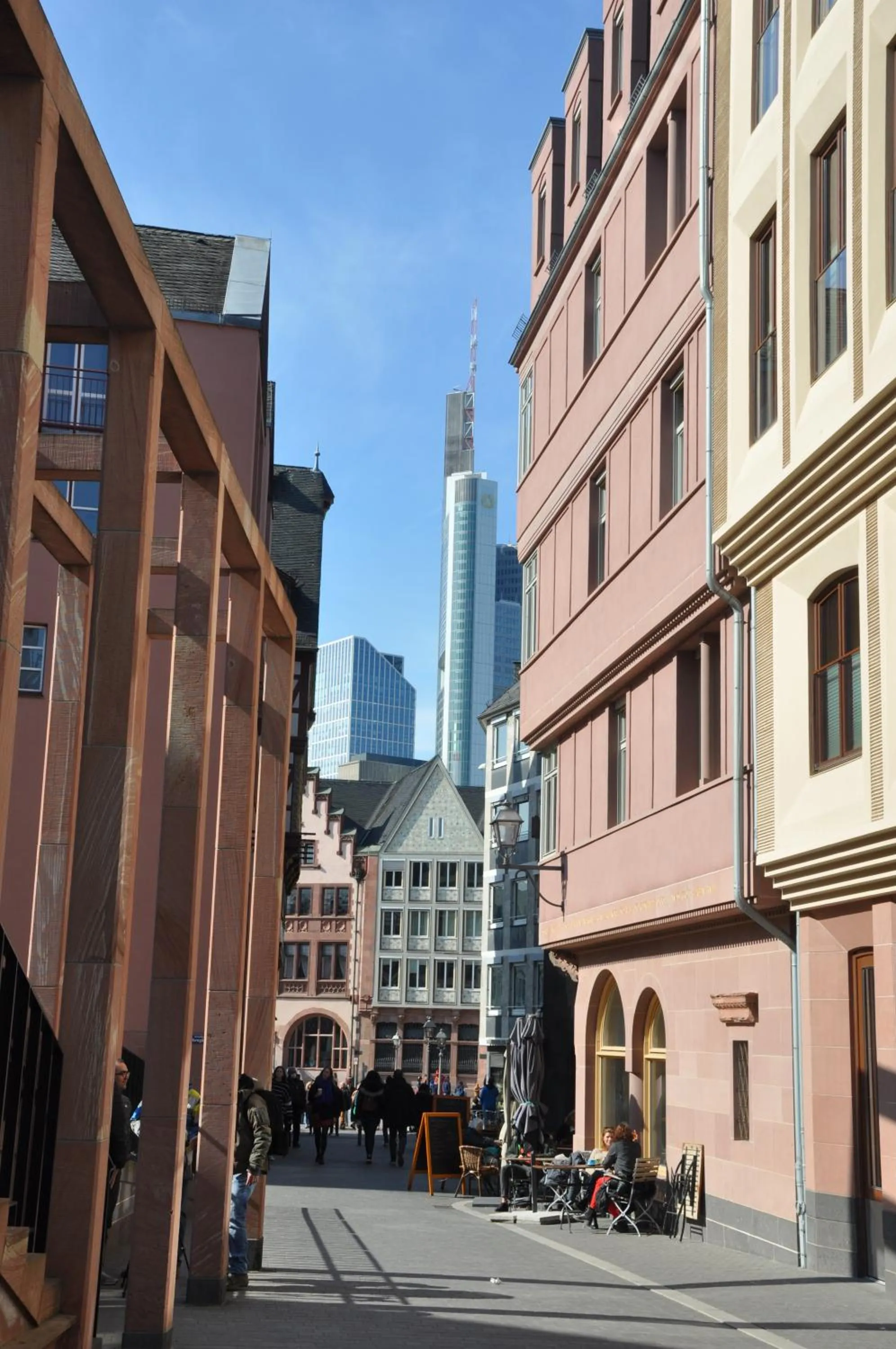 Spring in Frankfurt Bed & Breakfast