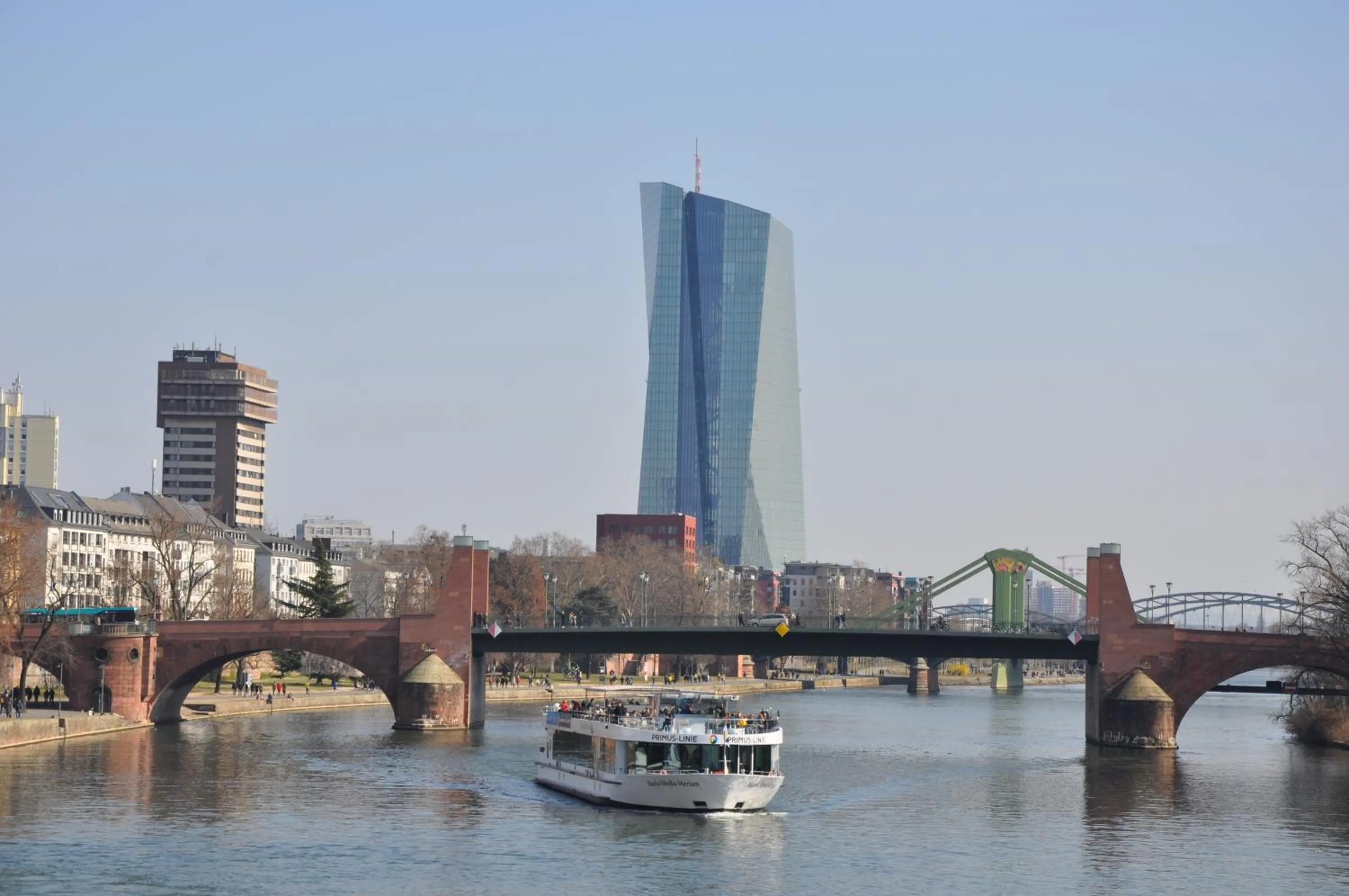 Spring in Frankfurt Bed & Breakfast