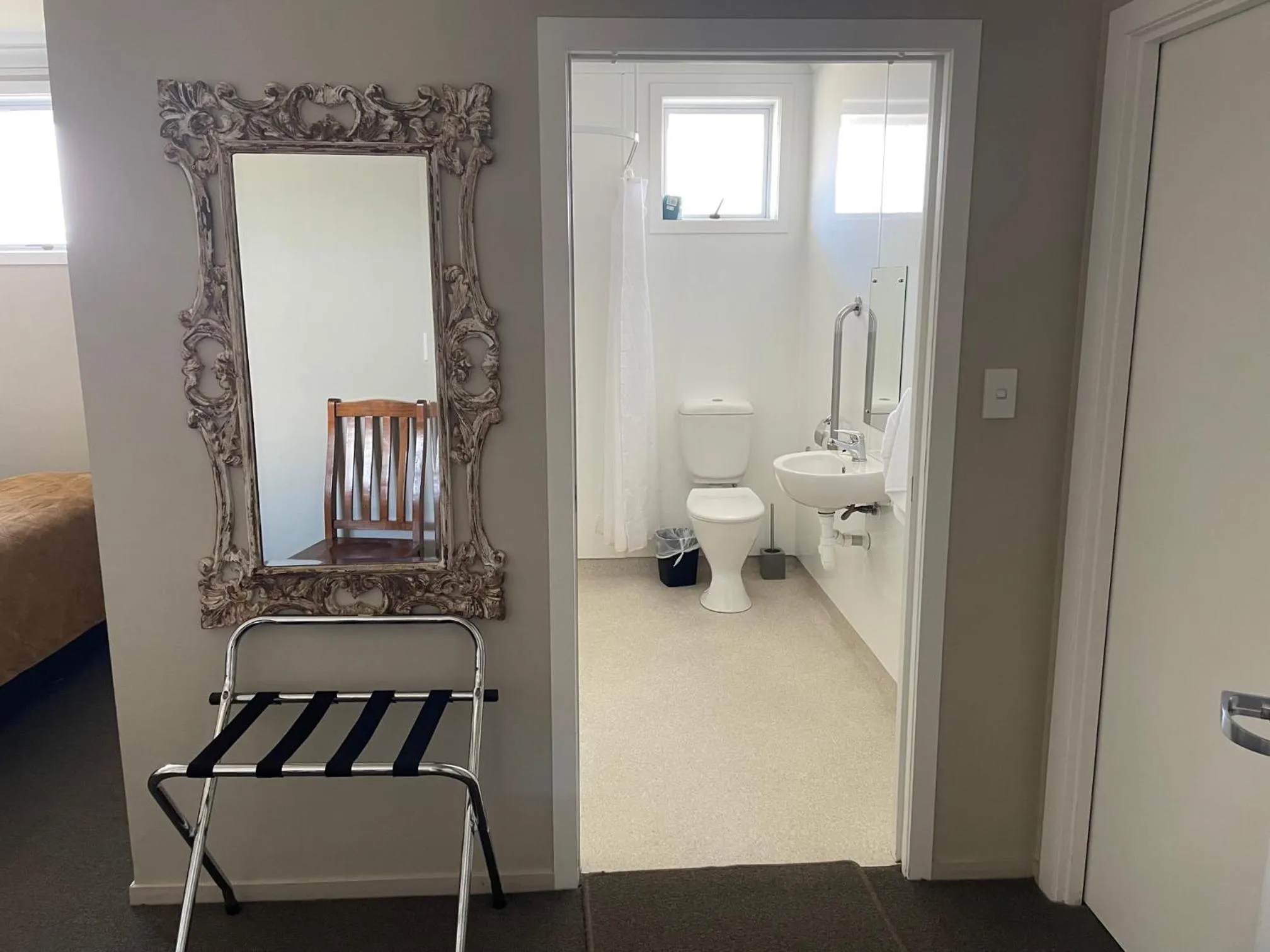 FatOwl Motel, Bar & Eatery