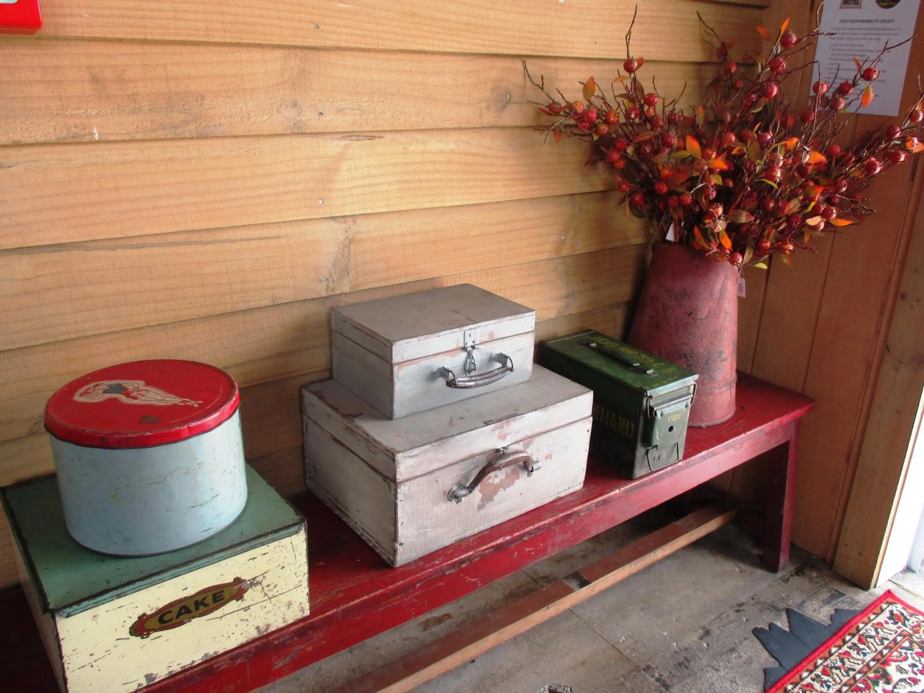 Restaurant/places to eat in FatOwl Motel, Bar & Eatery