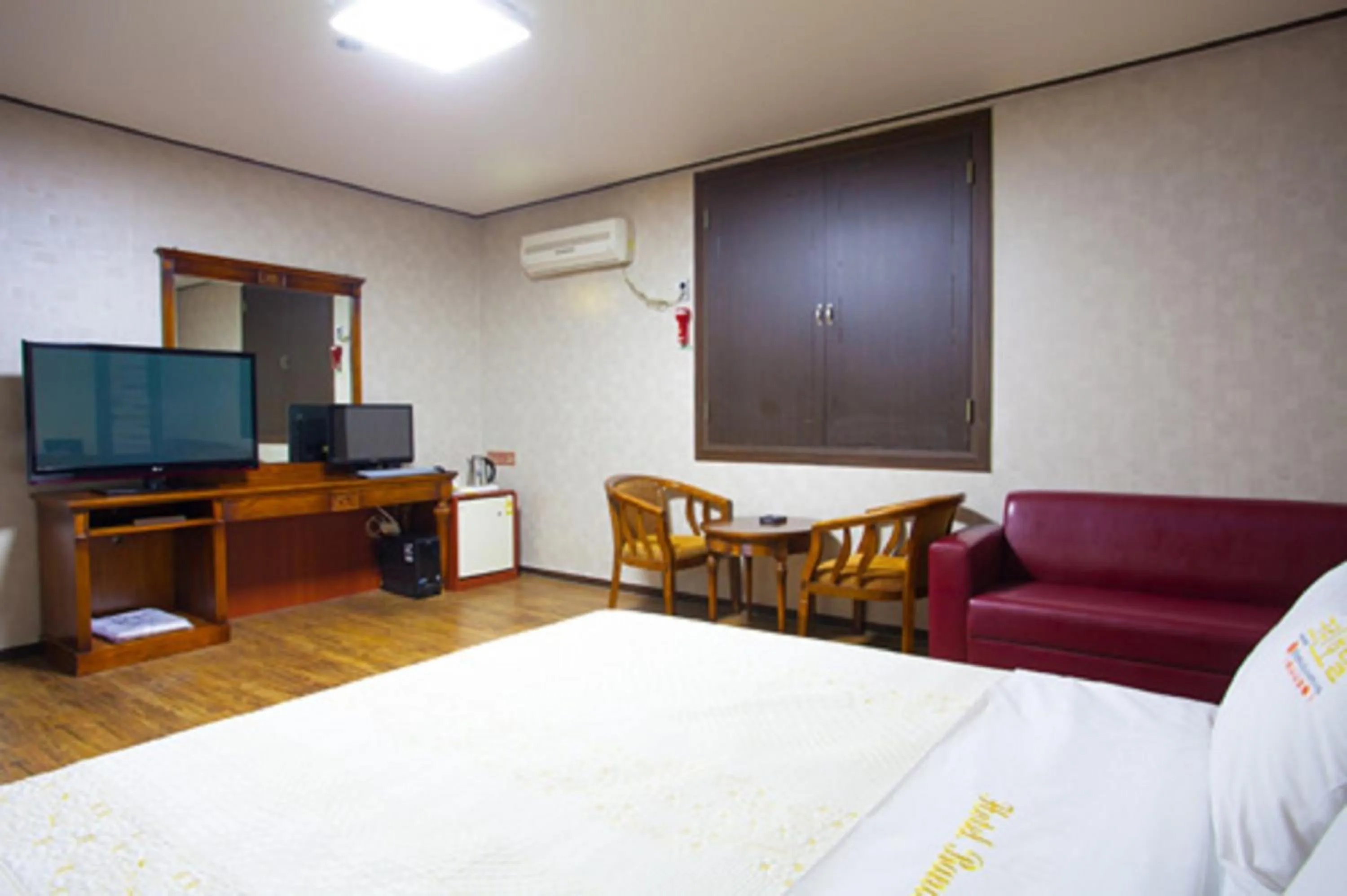 TV/Entertainment Center in GuangJu Hotel Banana