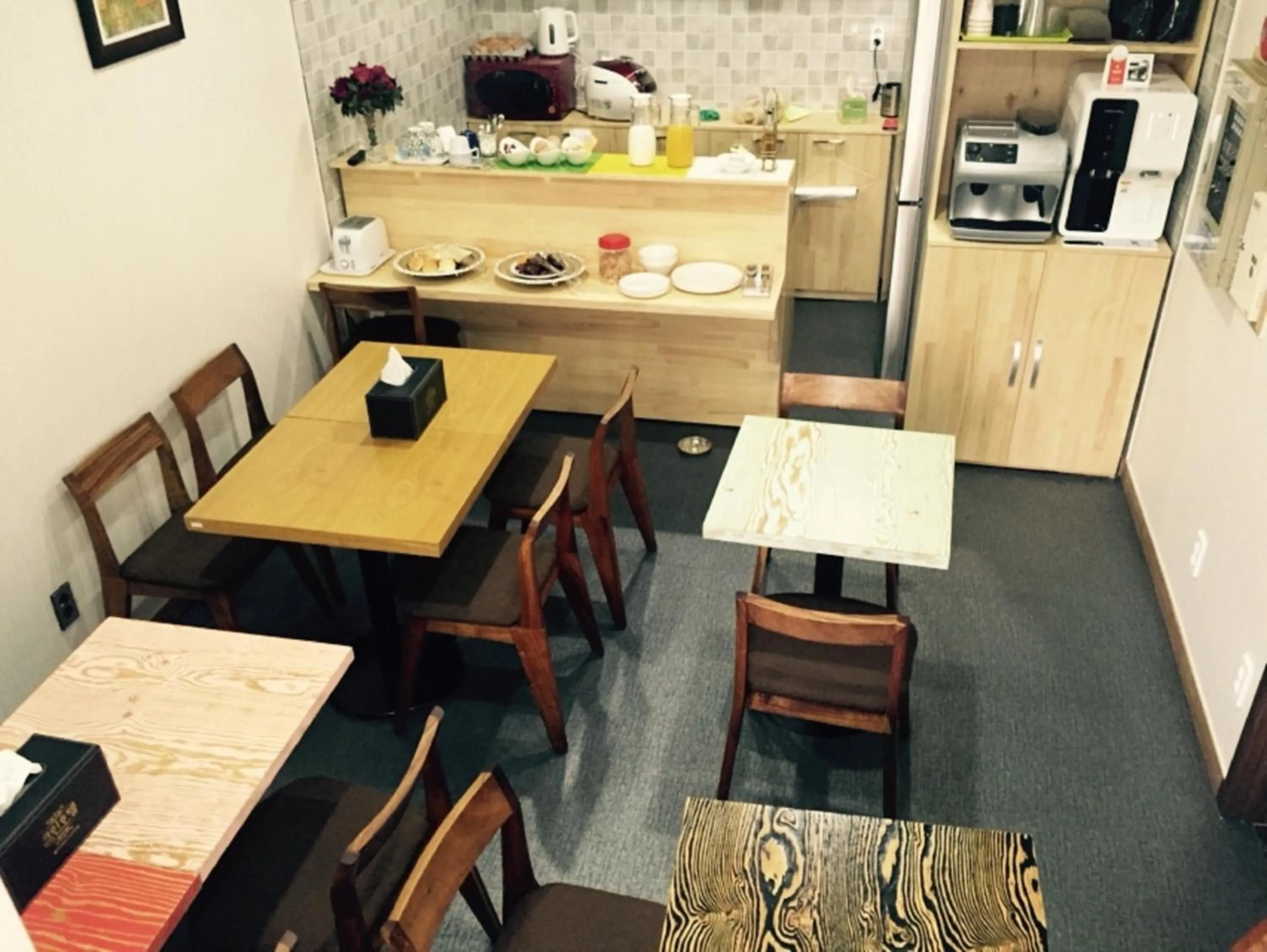 Restaurant/Places to Eat in GuangJu Hotel Banana