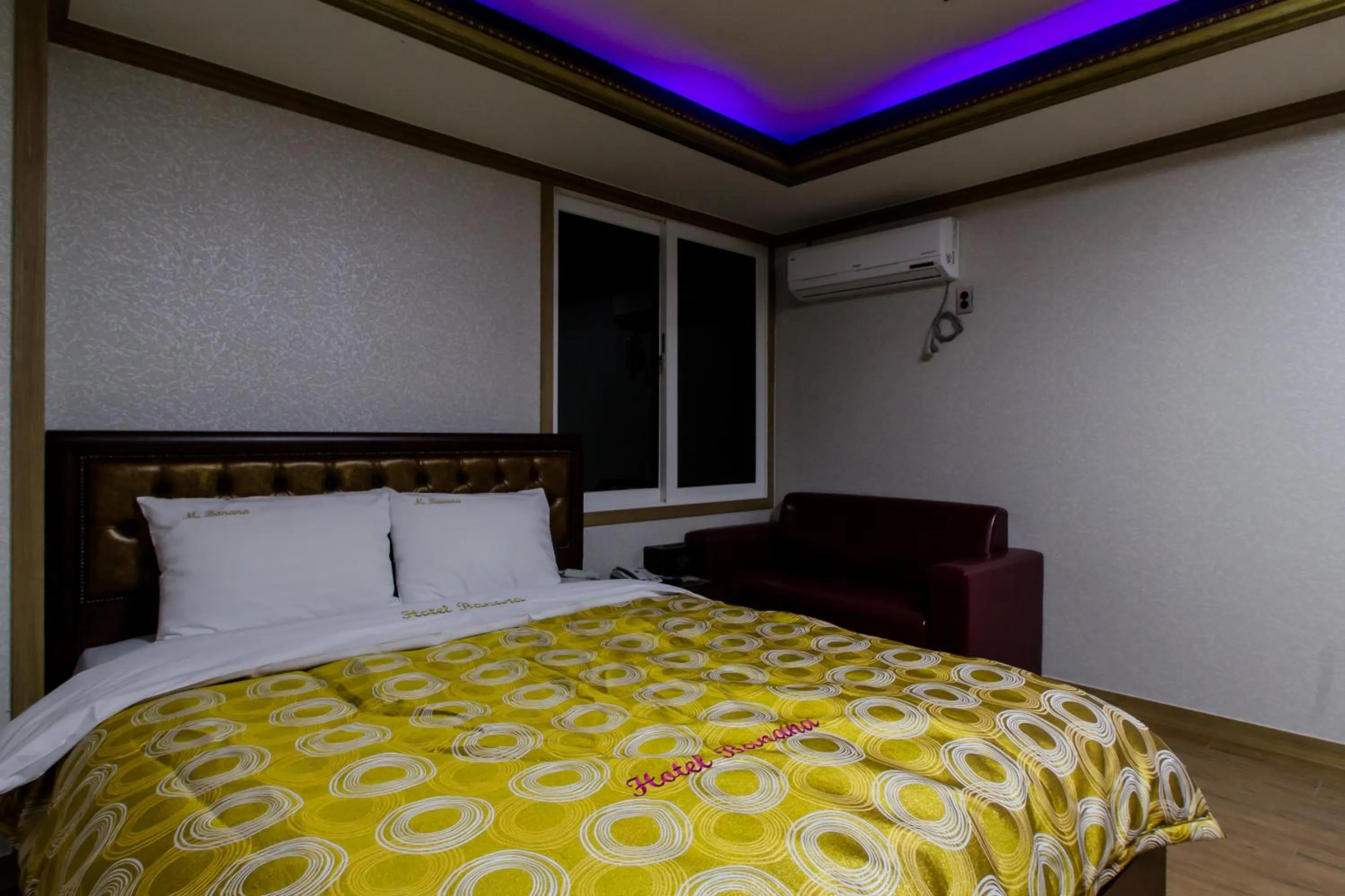 GuangJu Hotel Banana