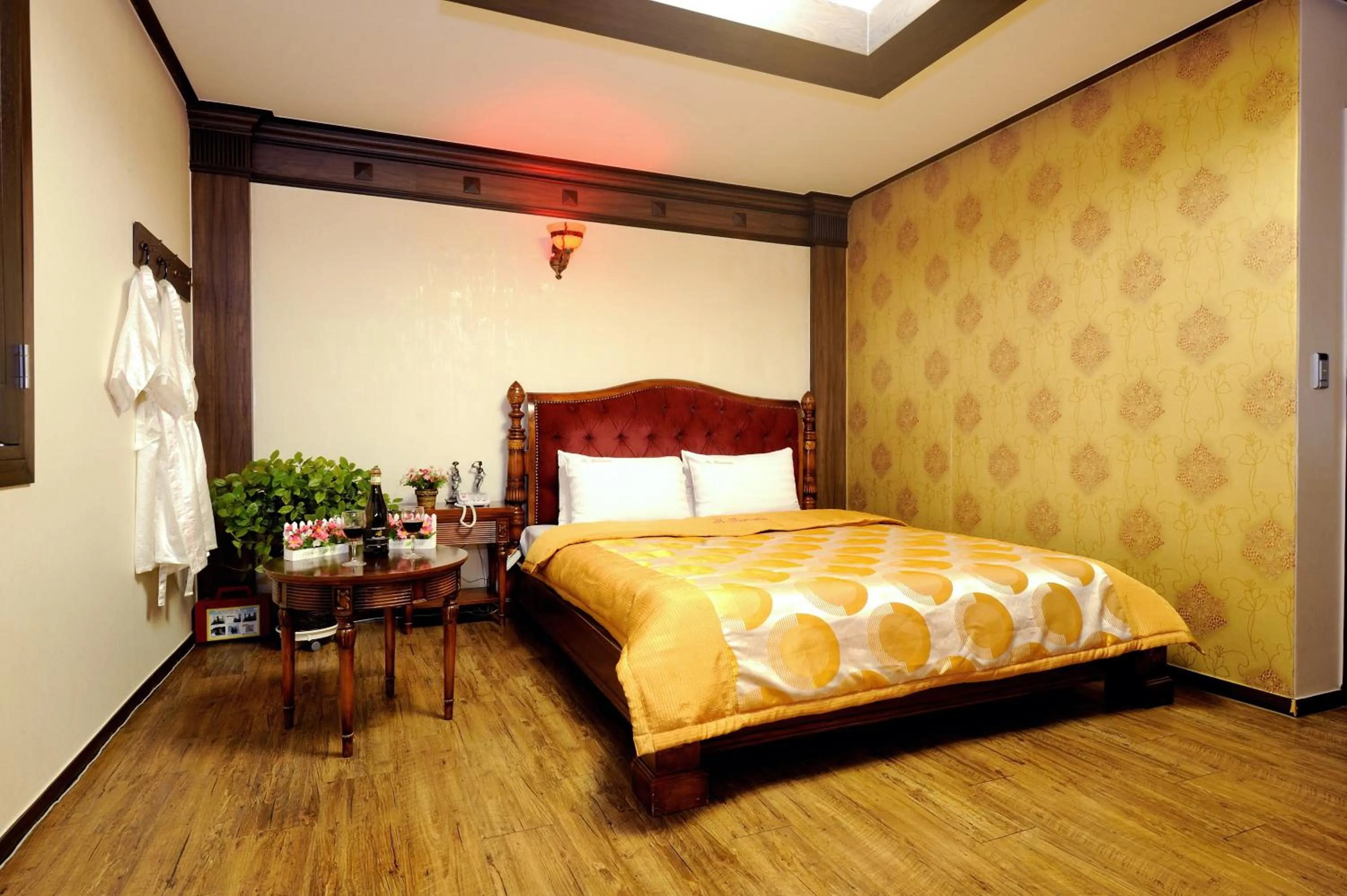 GuangJu Hotel Banana