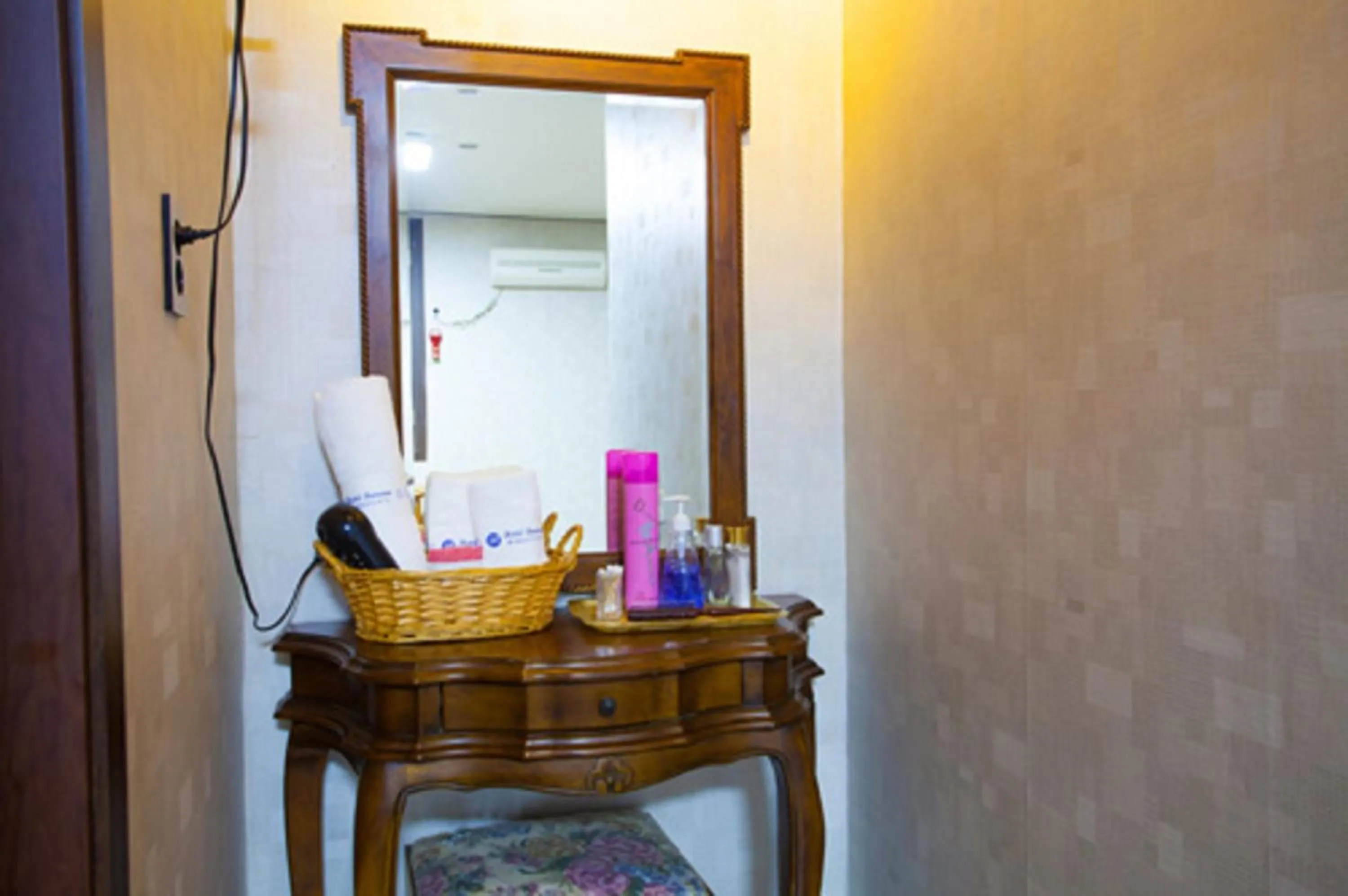 TV/Entertainment Center in GuangJu Hotel Banana