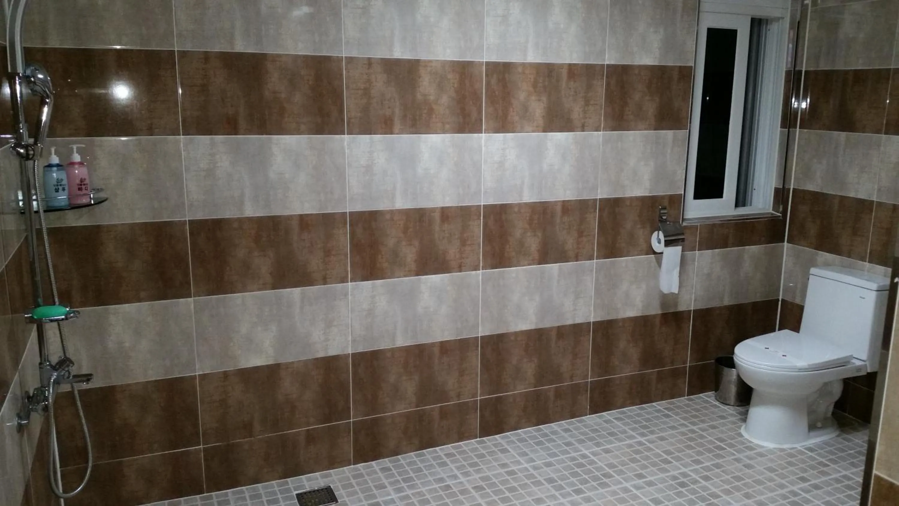 Bathroom in GuangJu Hotel Banana