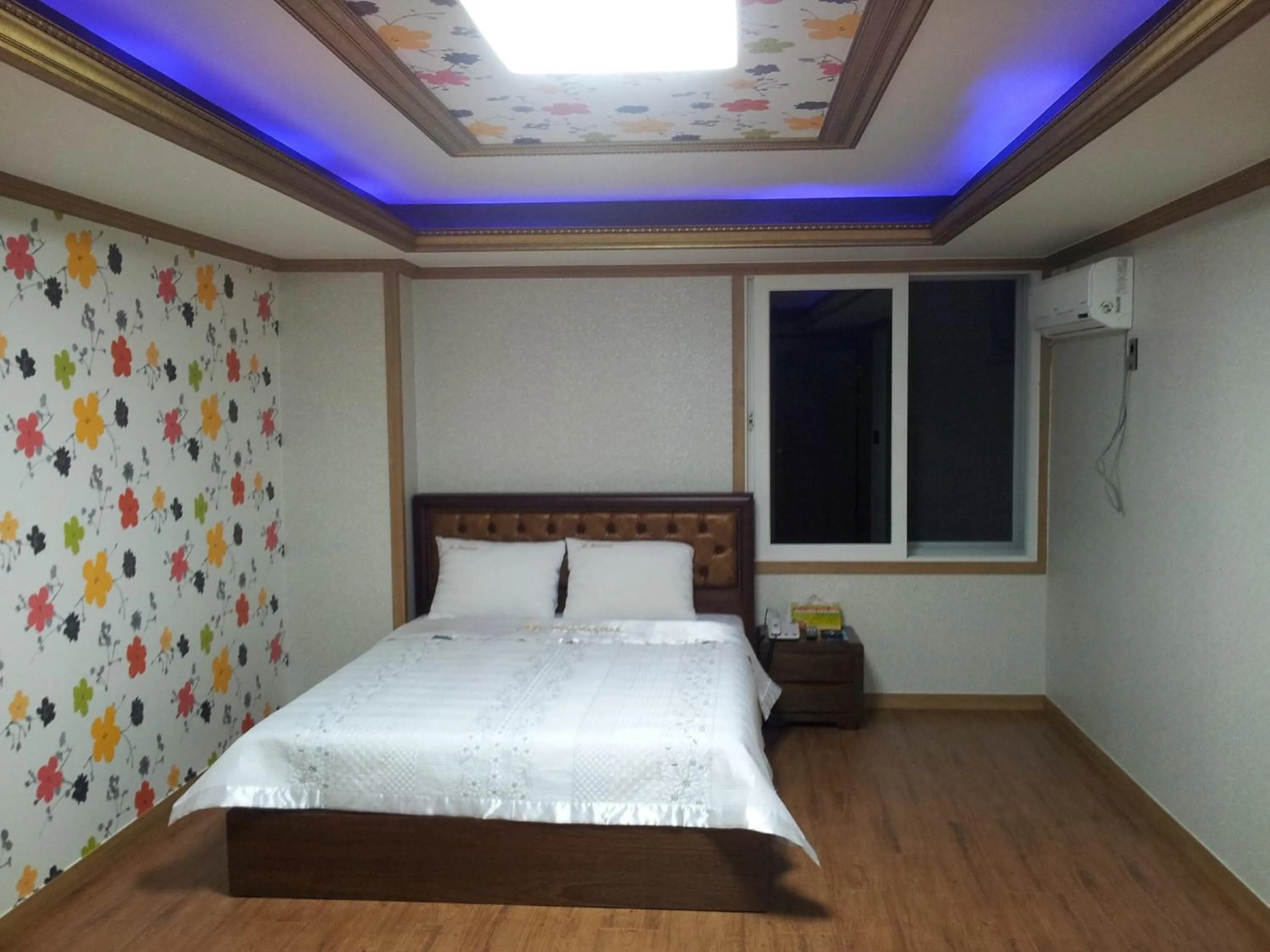 GuangJu Hotel Banana