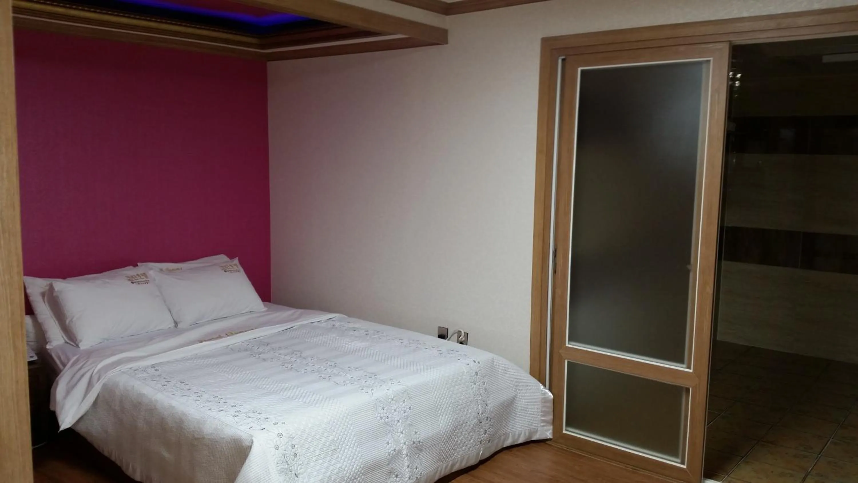 Property building in GuangJu Hotel Banana