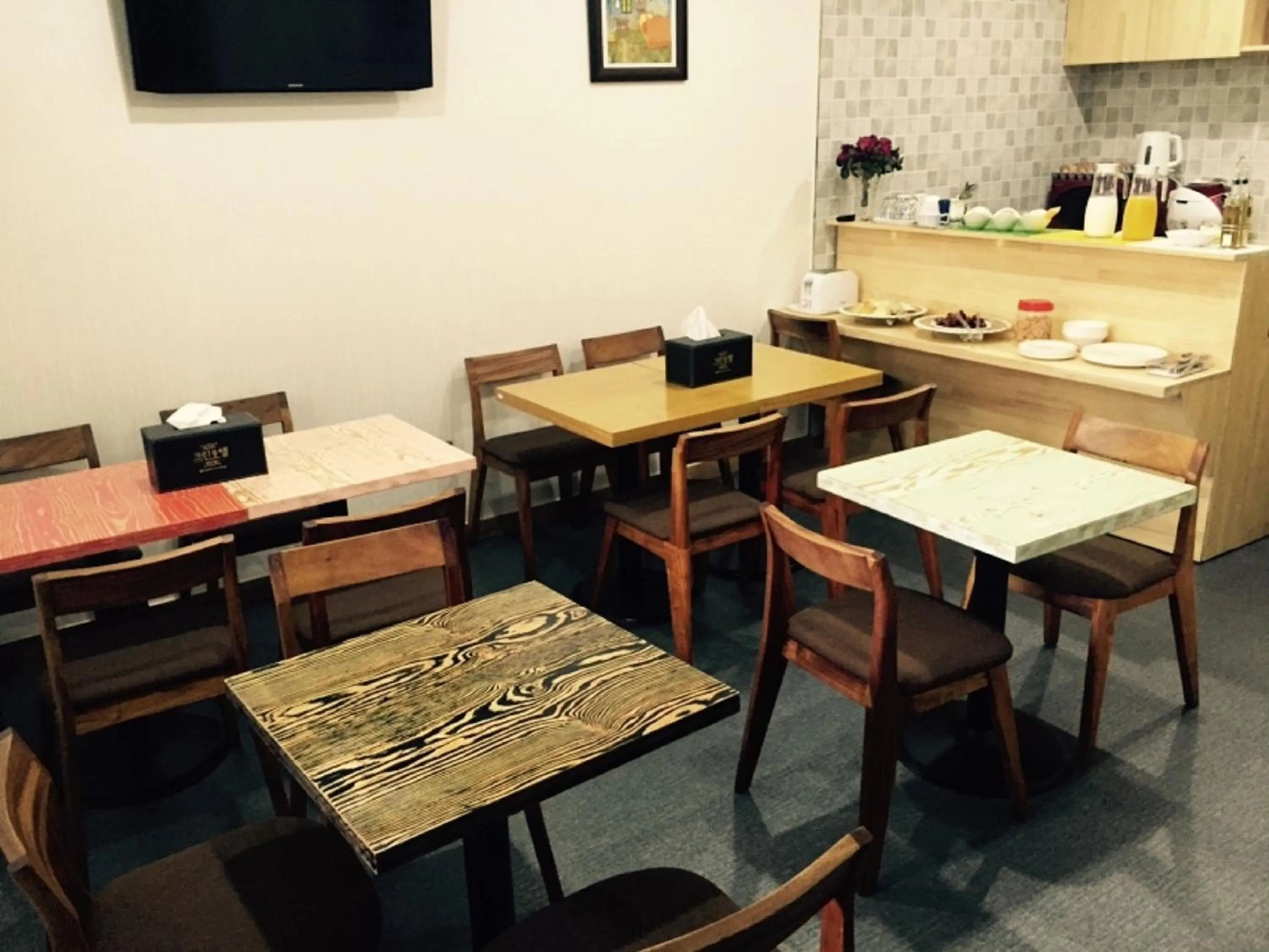 Restaurant/Places to Eat in GuangJu Hotel Banana