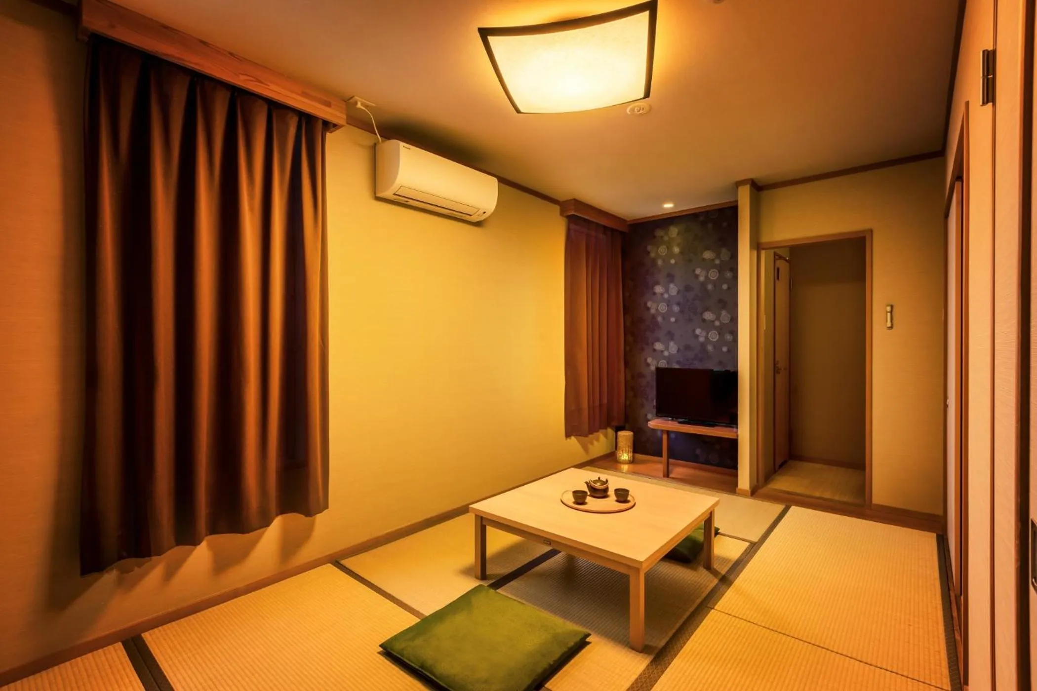 Photo of the whole room in Ooedo Onsen Monogatari Premium Toba Saichoraku